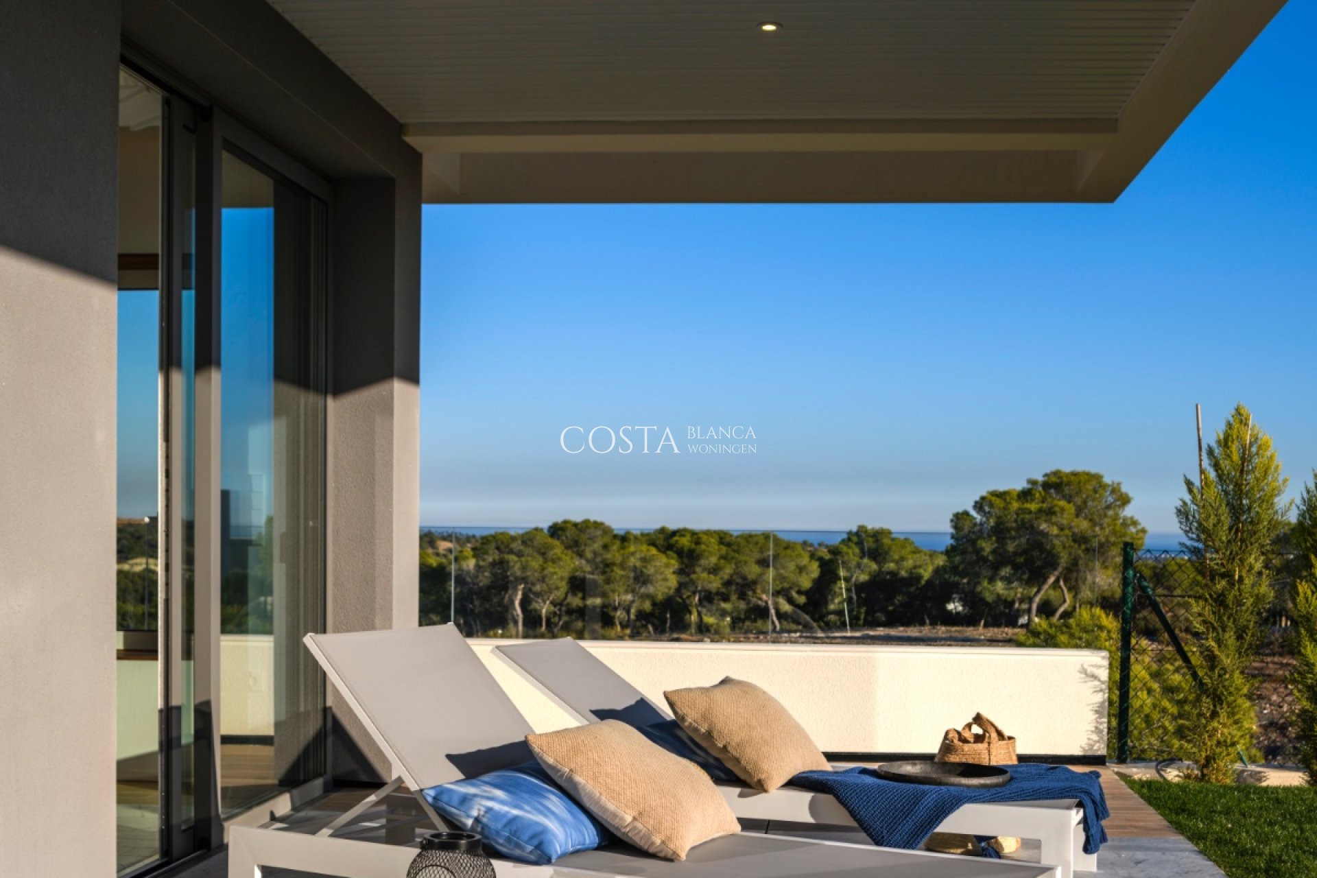 Nowy budynek - Apartament -
Las Colinas Golf and Country Club