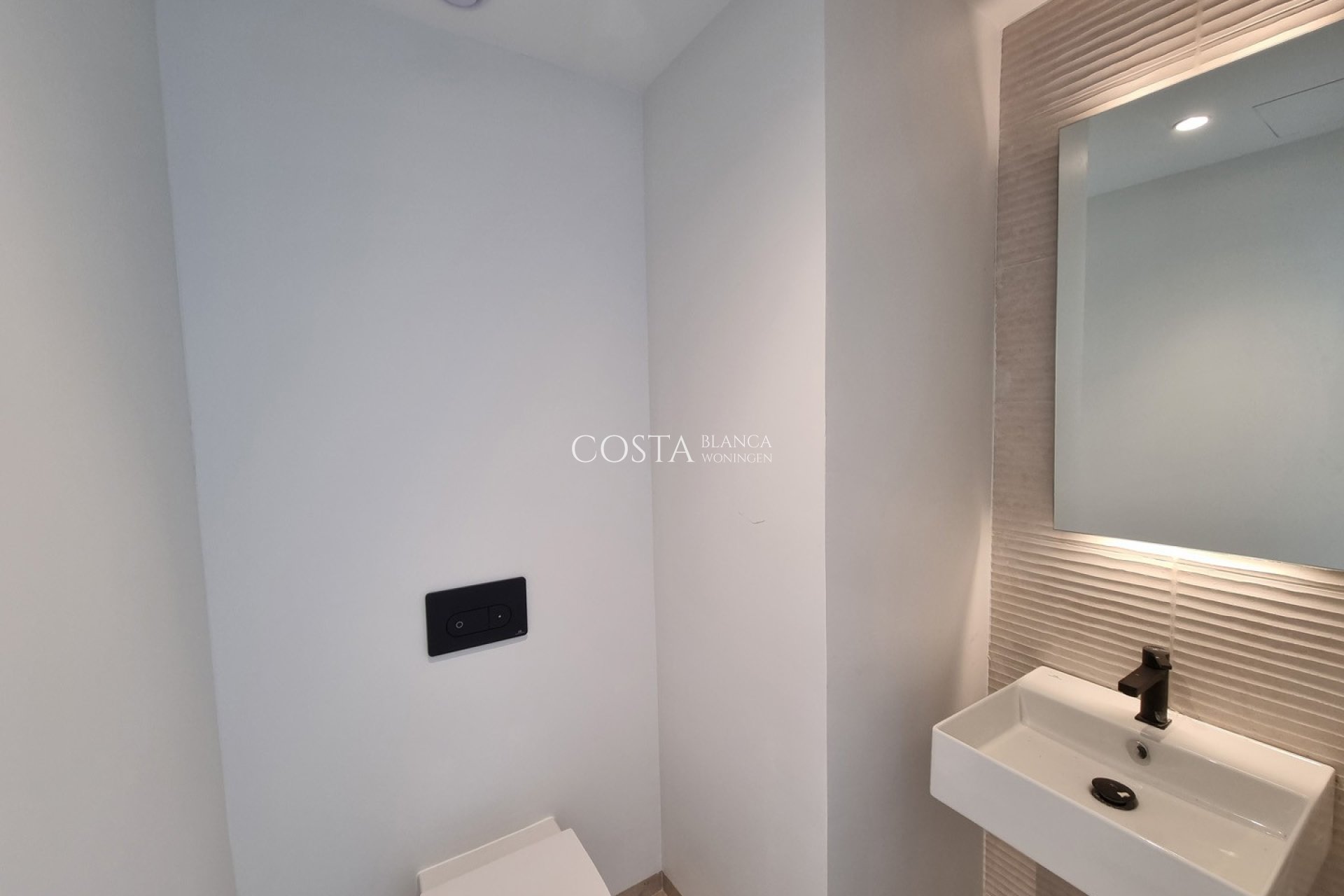 Nowy budynek - Apartament -
Las Colinas Golf and Country Club