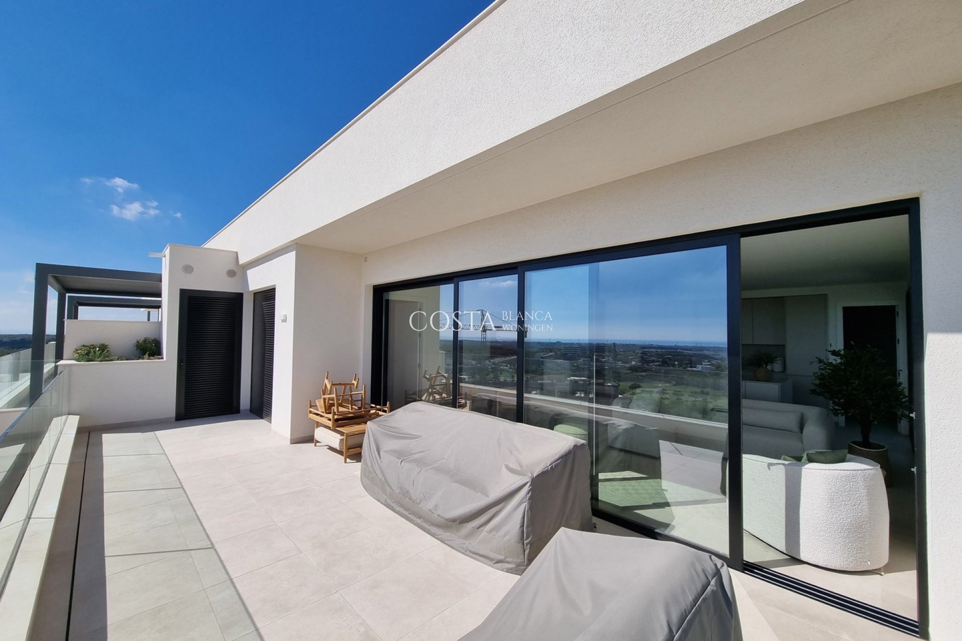 Nowy budynek - Apartament -
Las Colinas Golf and Country Club