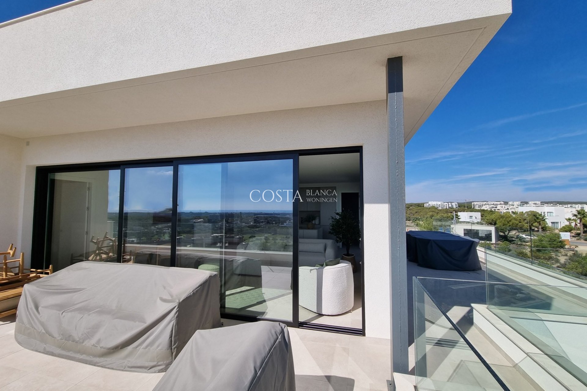 Nowy budynek - Apartament -
Las Colinas Golf and Country Club