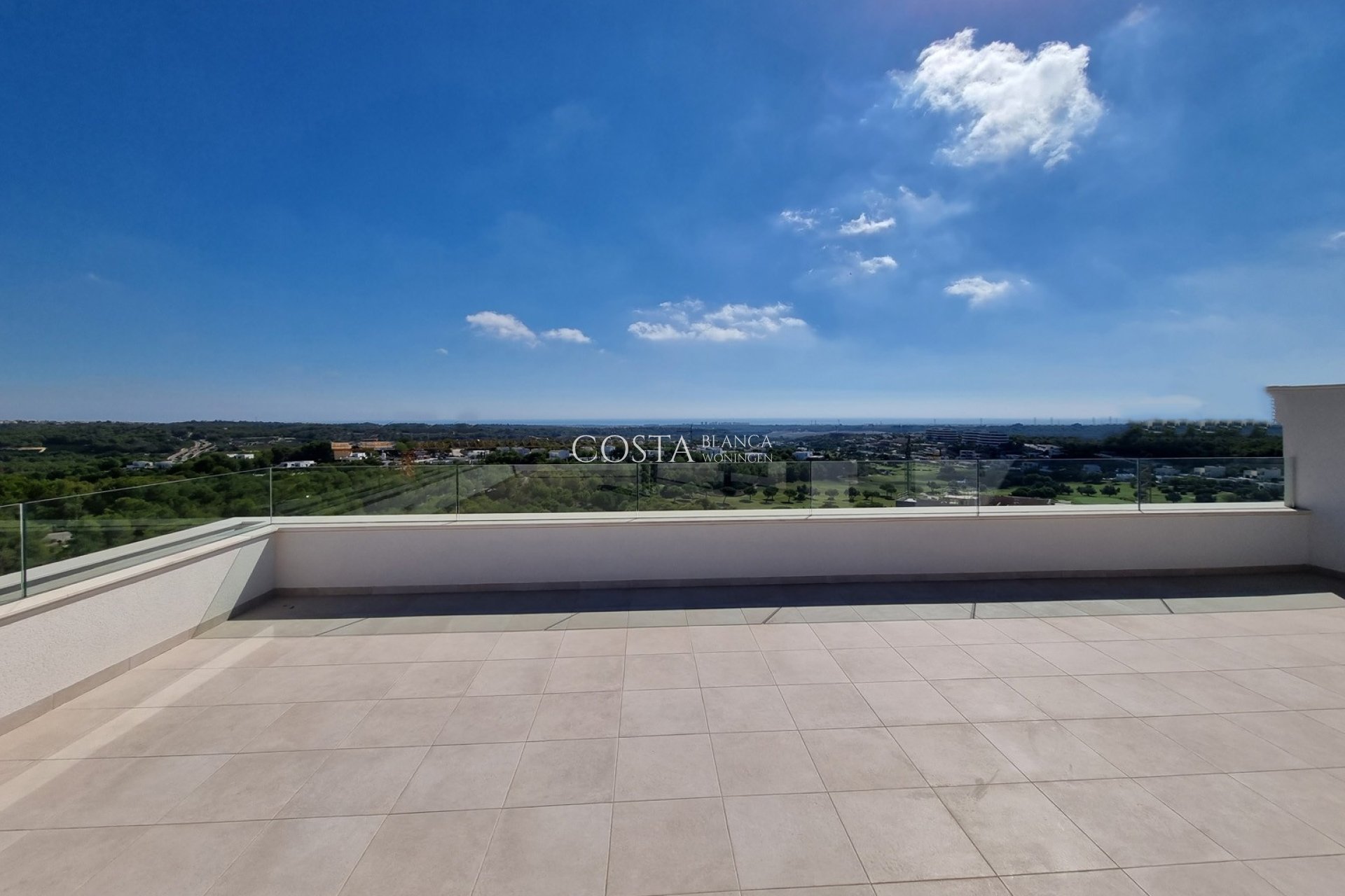 Nowy budynek - Apartament -
Las Colinas Golf and Country Club