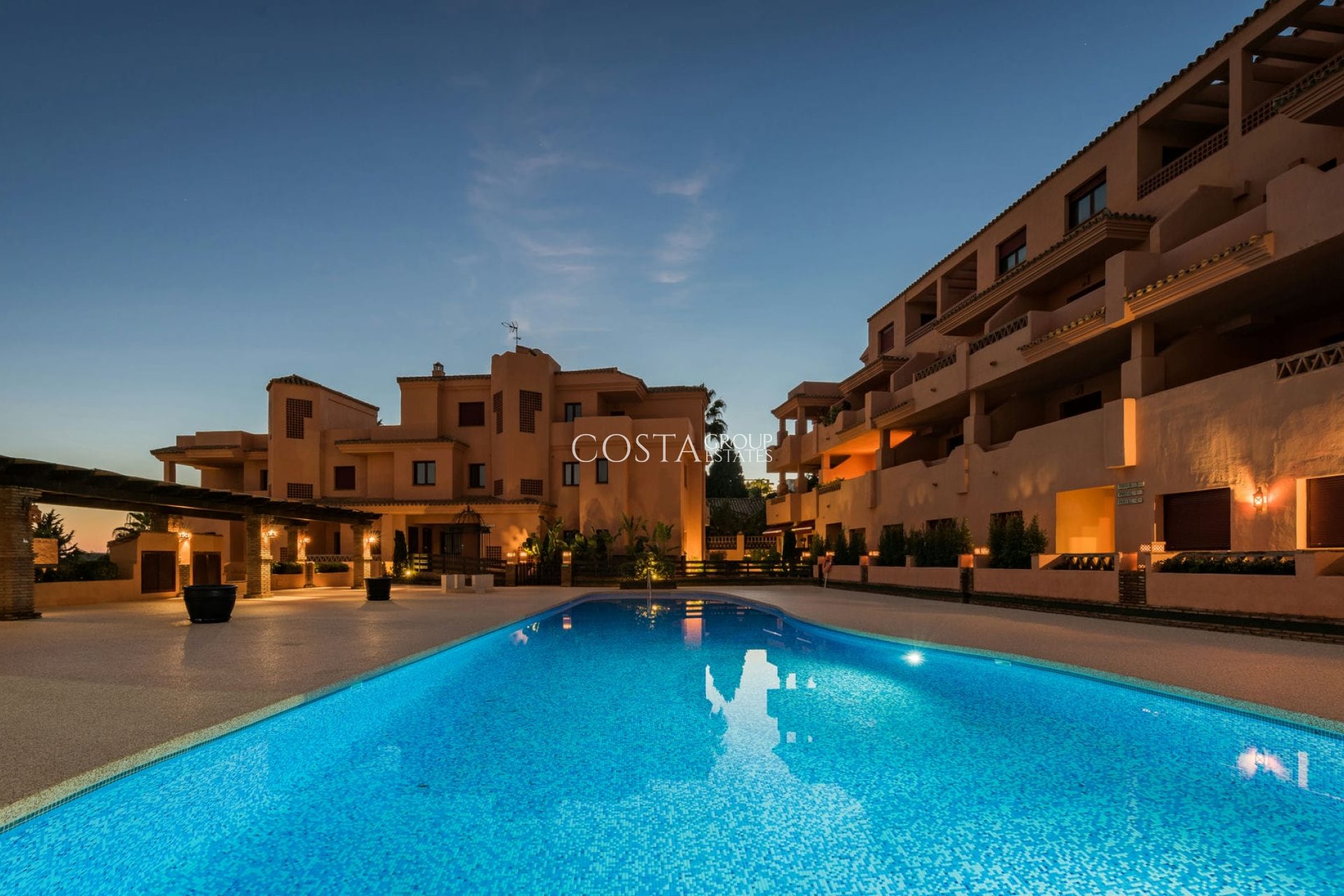 Nowy budynek - Apartments -
Benahavís