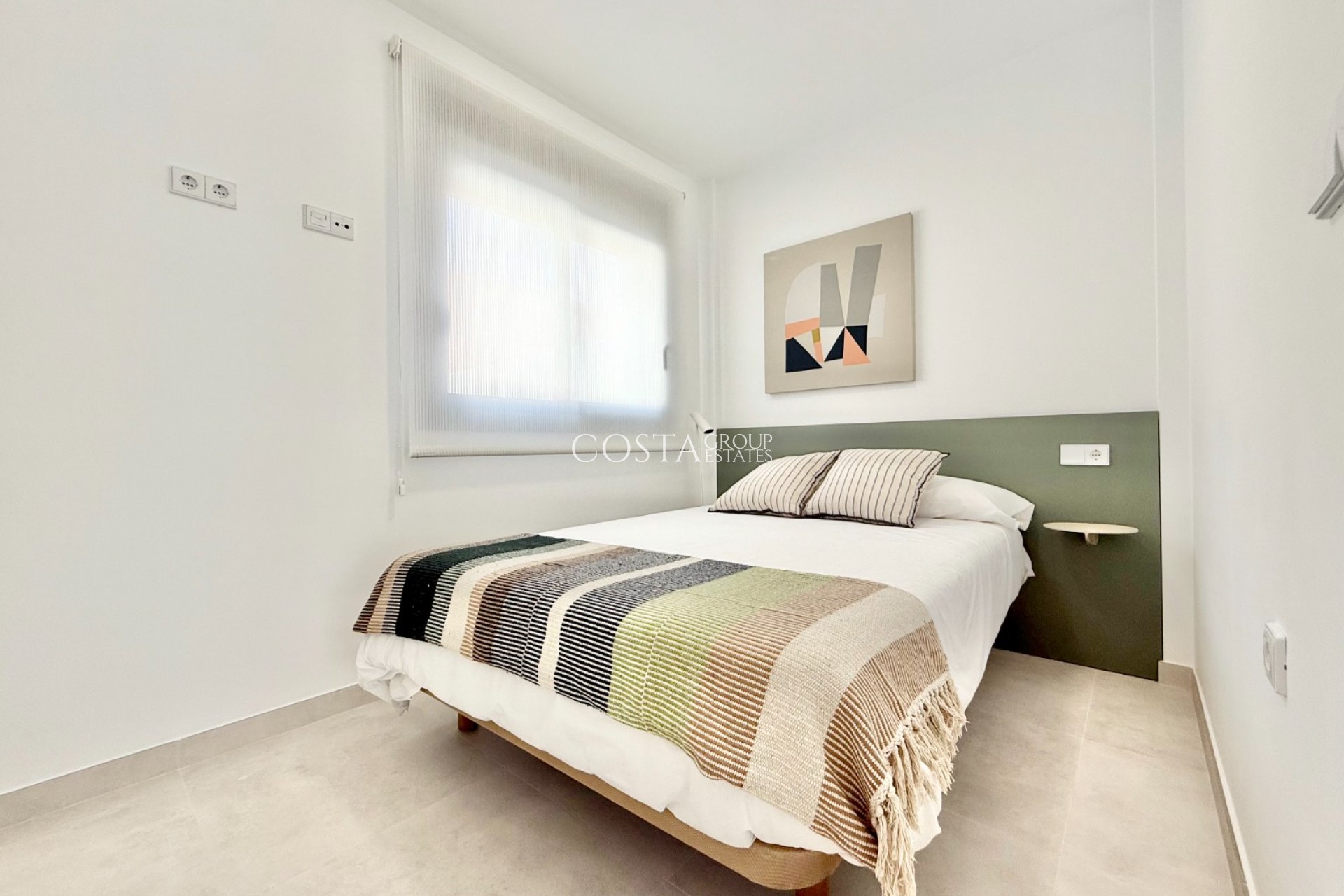 Nowy budynek - Apartments -
Cox