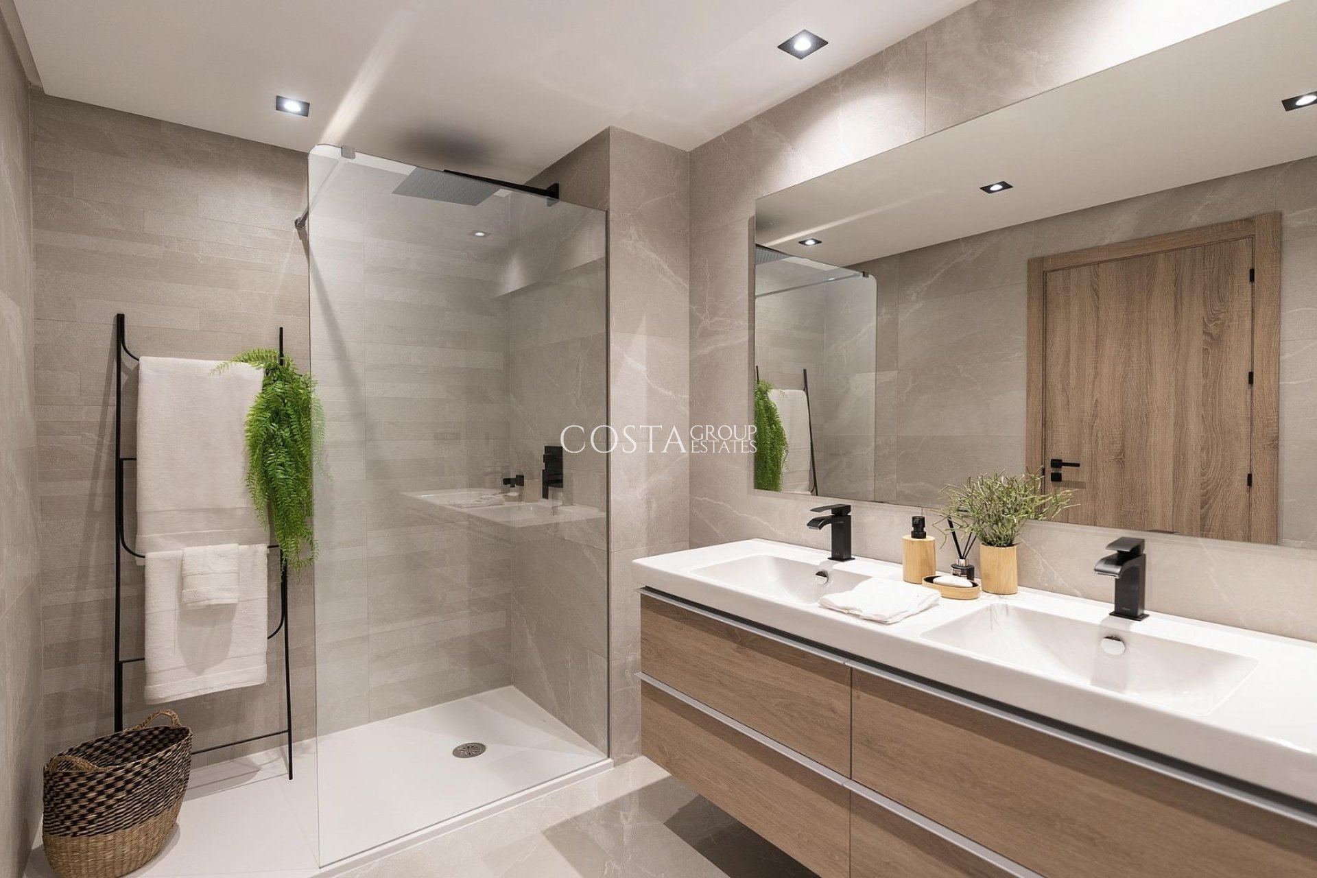 Nowy budynek - Apartments -
Istán - Cerros De Los Lagos