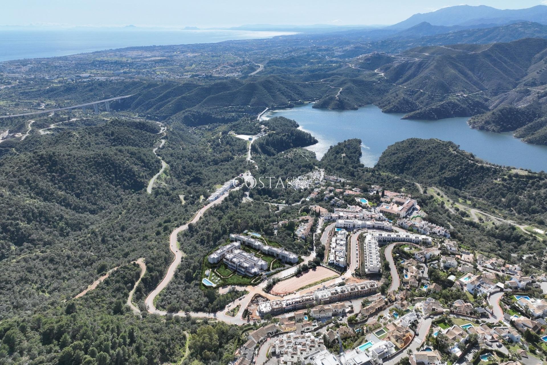 Nowy budynek - Apartments -
Istán - Urbaniz. Cerros del Lago