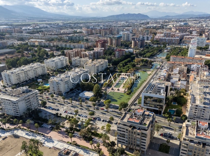 Nowy budynek - Apartments -
Málaga