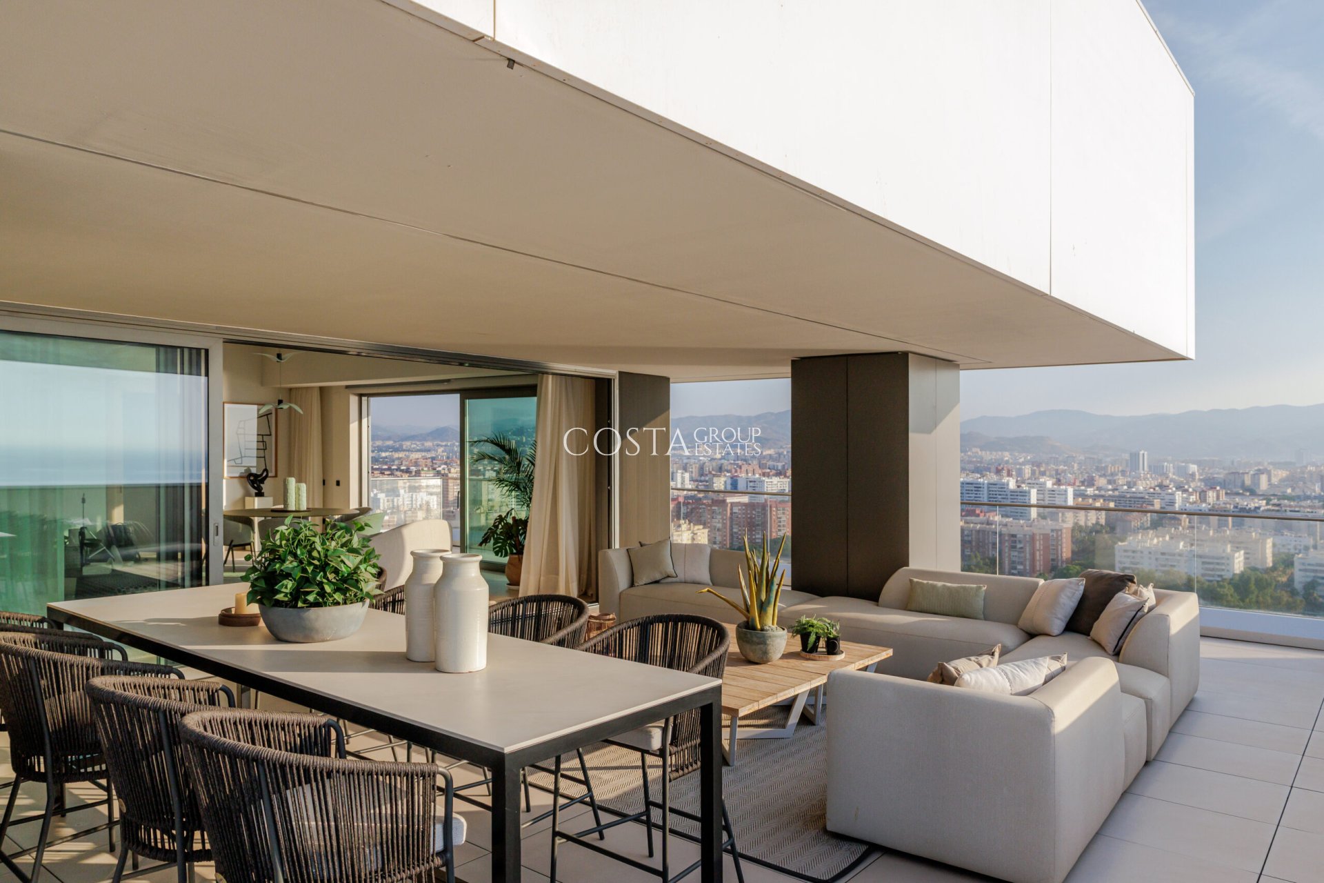 Nowy budynek - Apartments -
Málaga