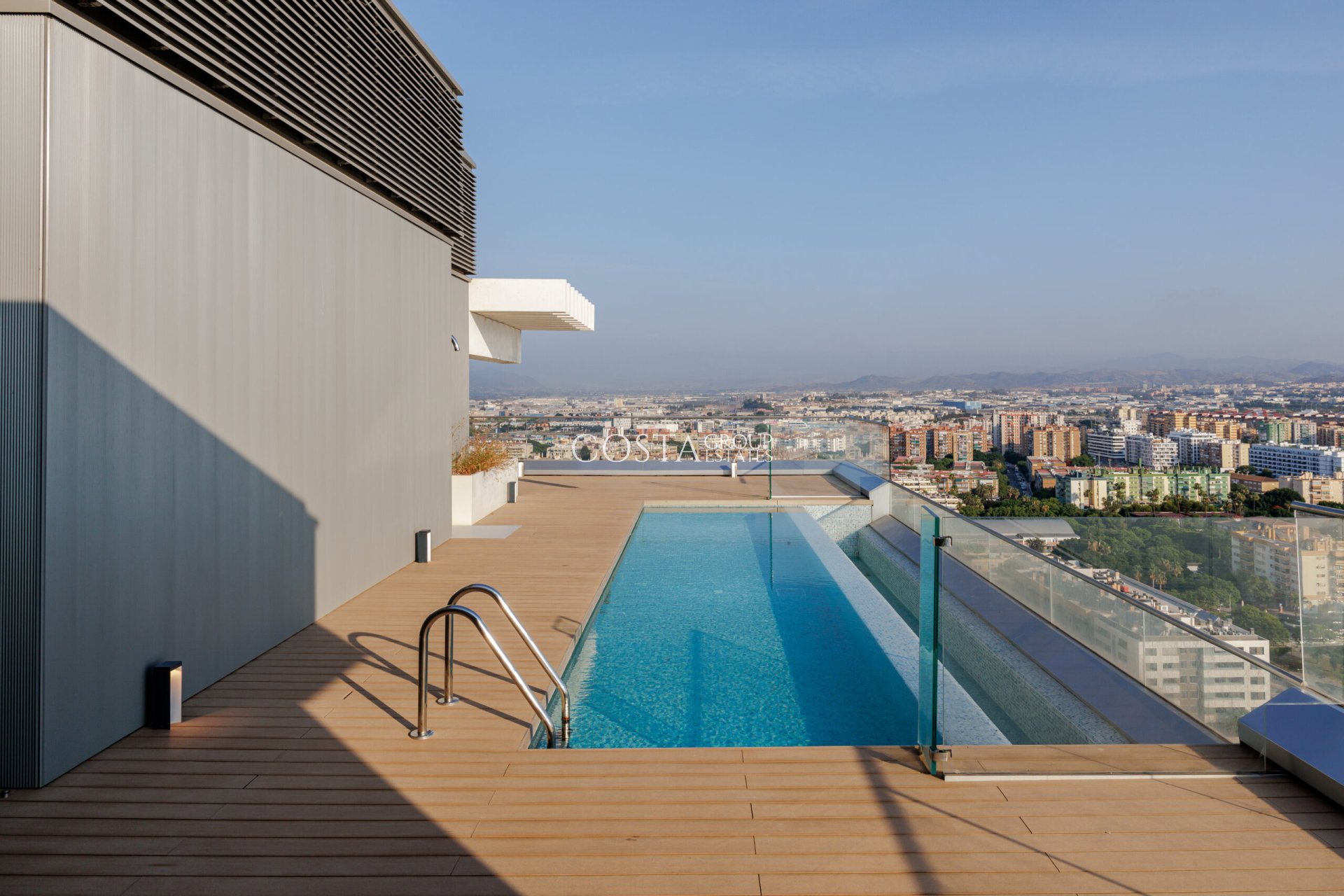 Nowy budynek - Apartments -
Málaga