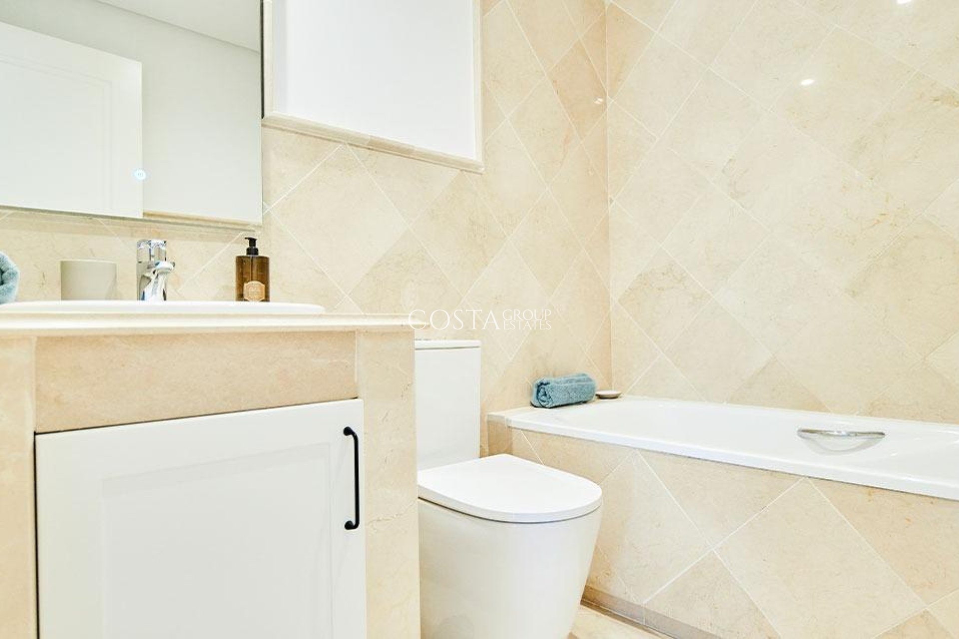 Nowy budynek - Apartments -
Marbella - Nueva Andalucia