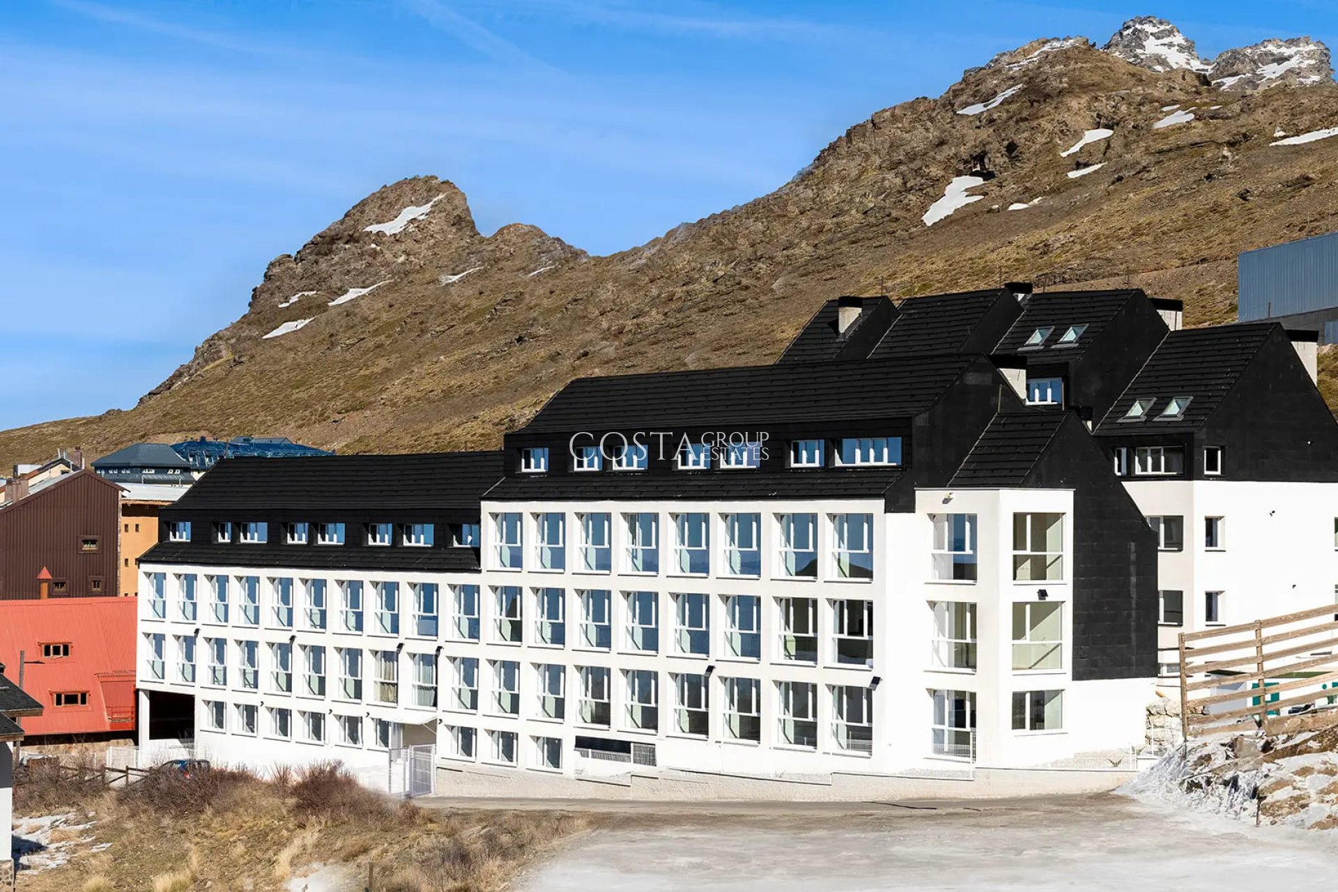 Nowy budynek - Apartments -
Monachil