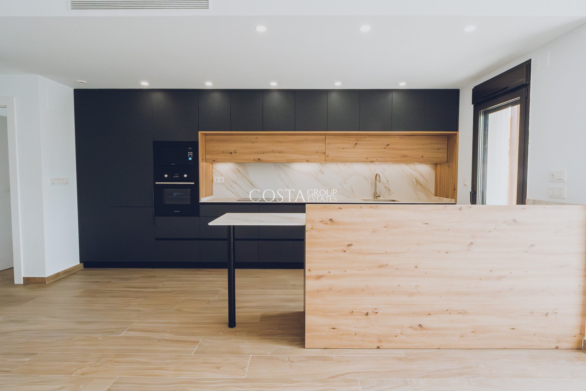 Nowy budynek - Apartments -
Redován