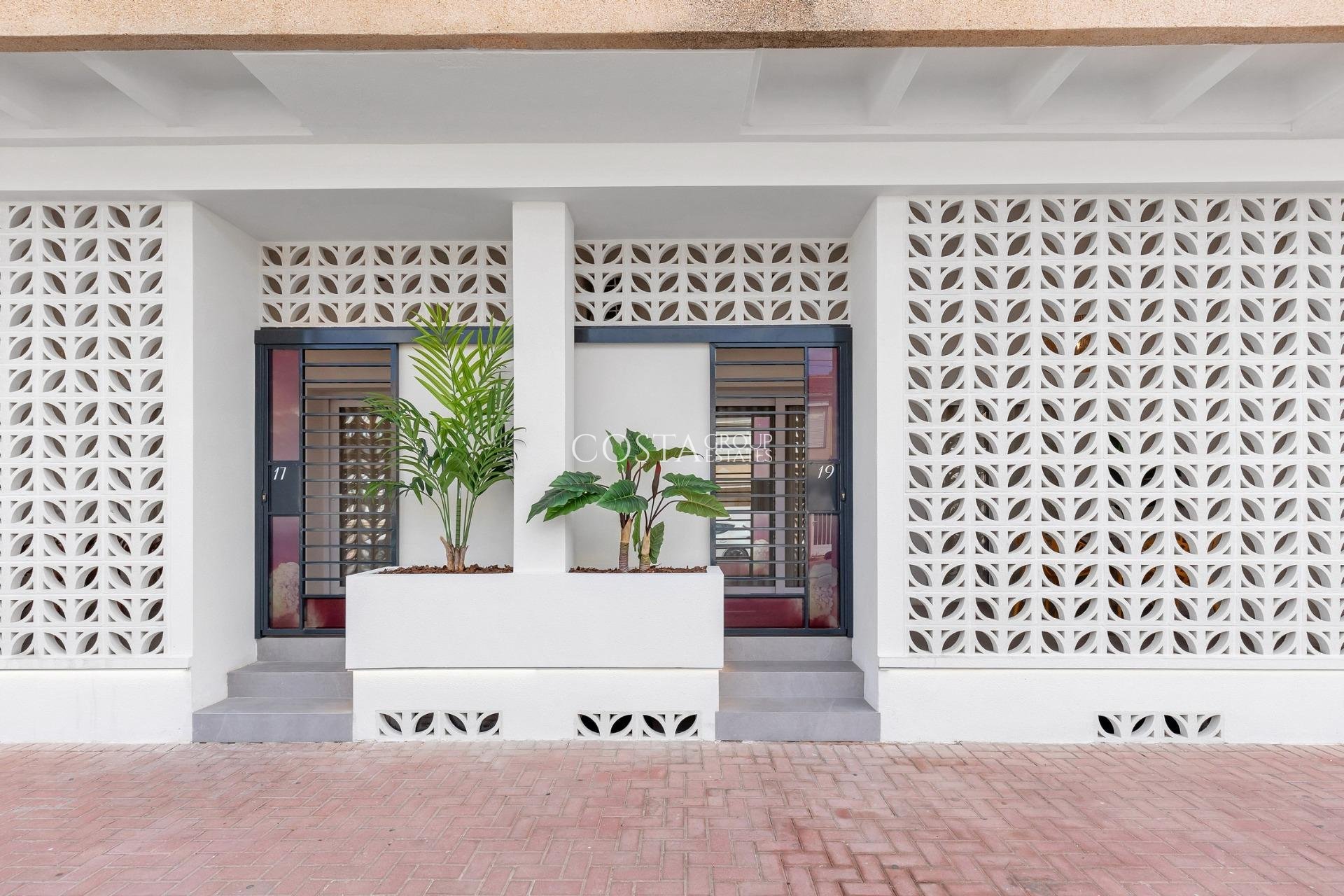 Nowy budynek - Apartments -
Torrevieja - Playa Los Naufragos