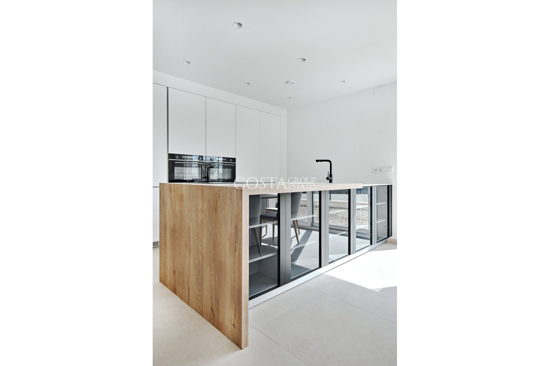 Nowy budynek - detached -
Los Montesinos