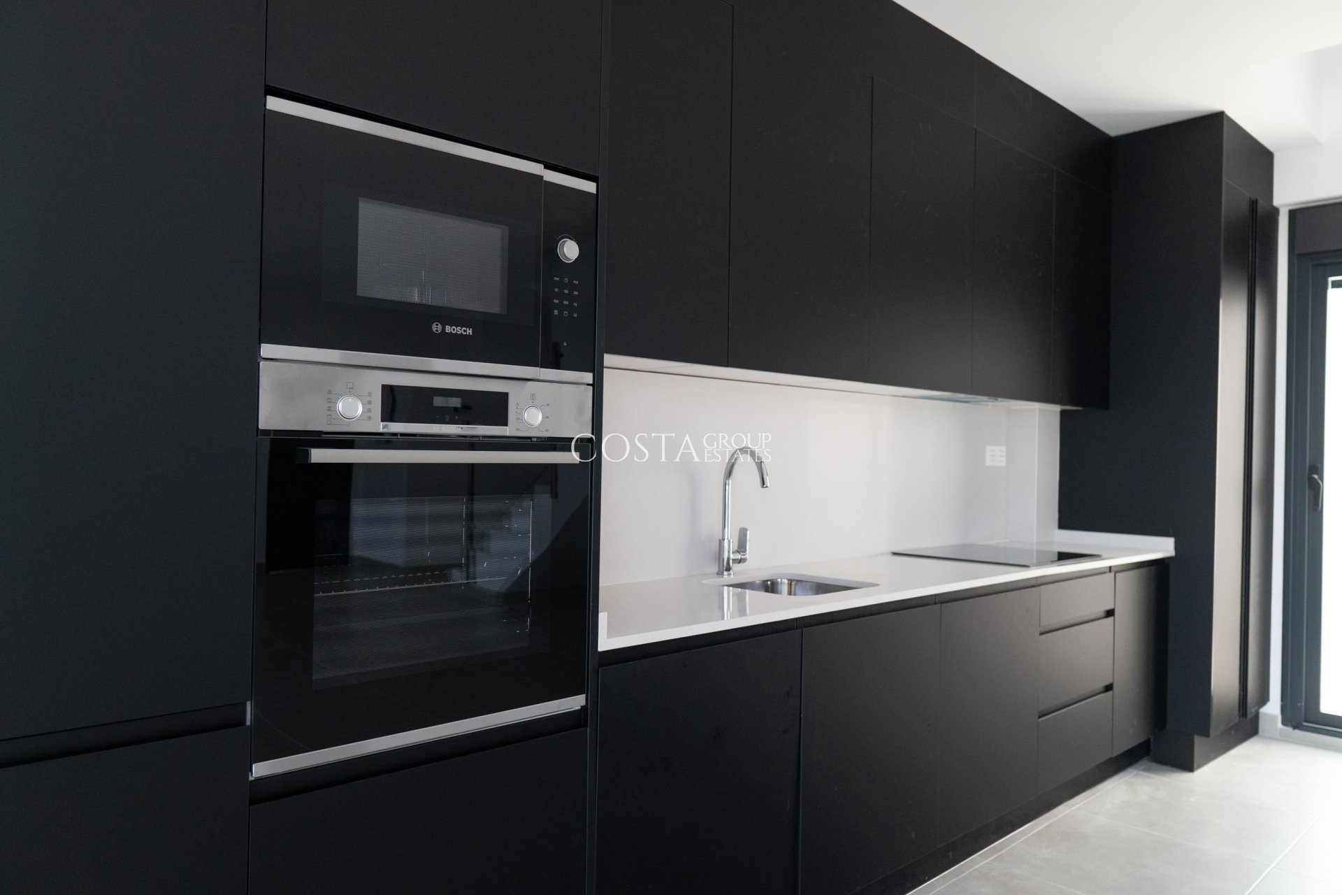 Nowy budynek - detached -
Polop