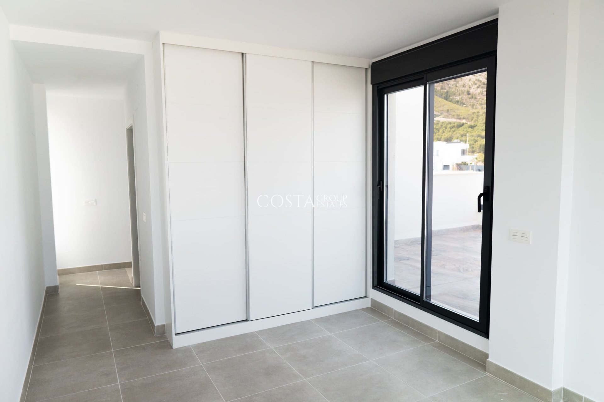 Nowy budynek - detached -
Polop