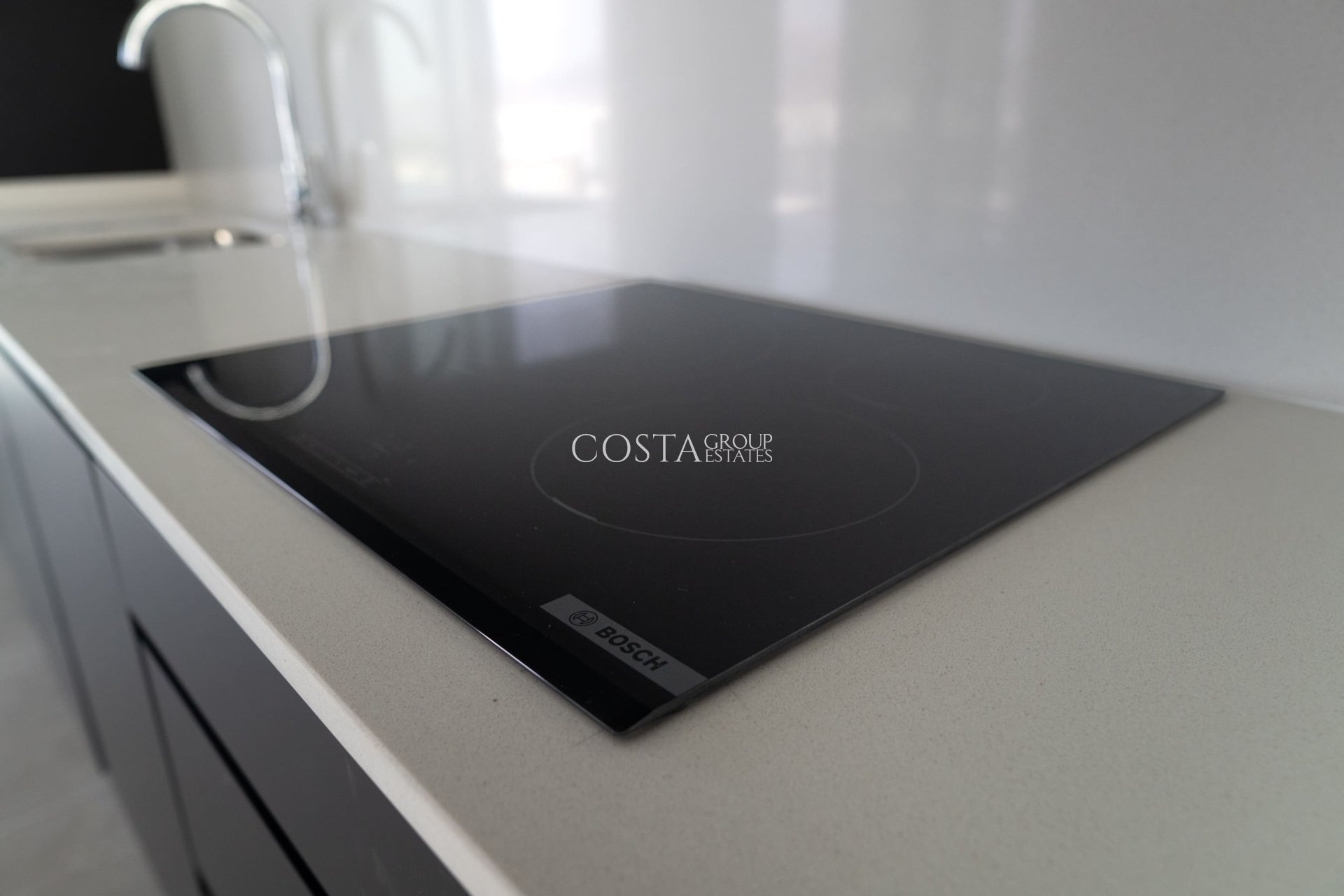 Nowy budynek - detached -
Polop