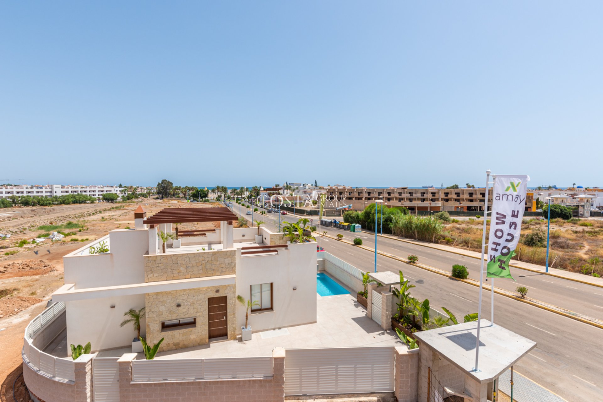 Nowy budynek - detached -
Vera