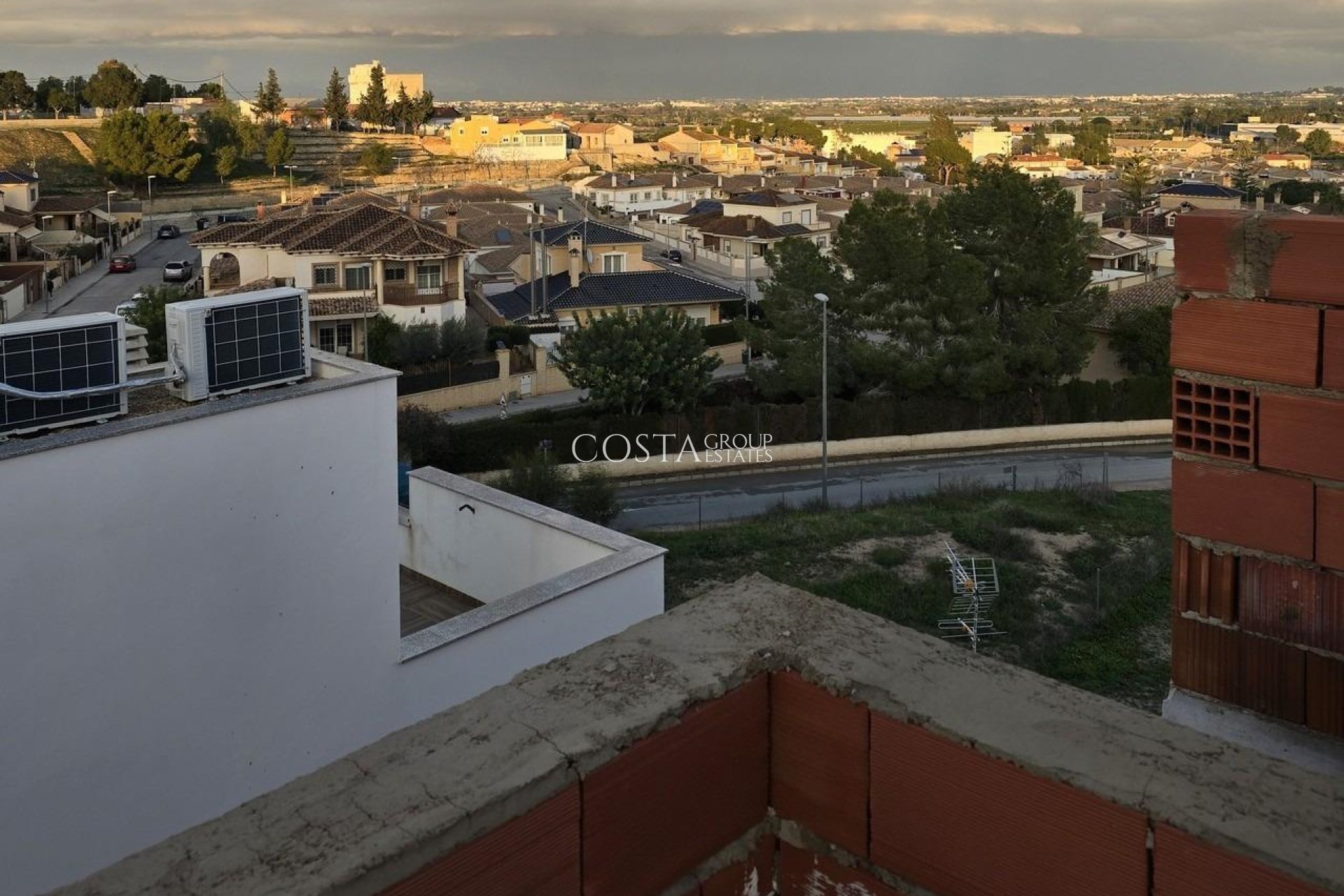 Nowy budynek - Dom -
Bigastro - pueblo