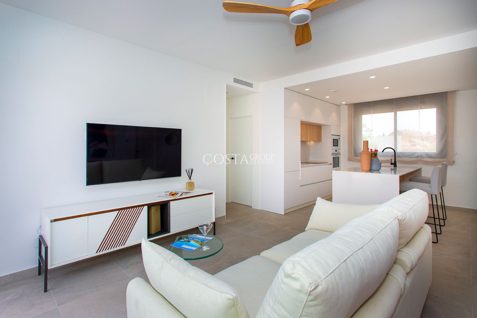 Nowy budynek - terraced -
Sucina