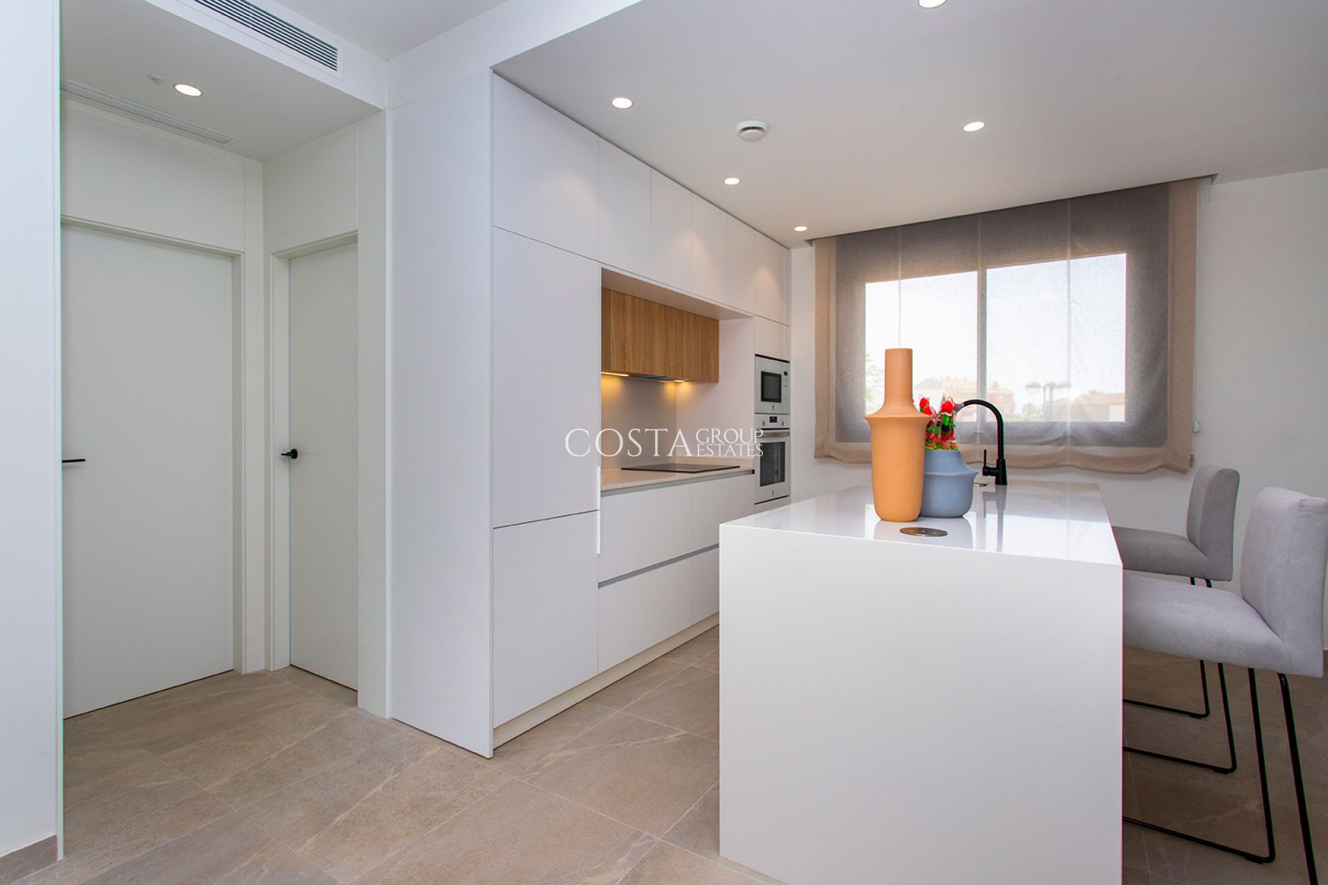 Nowy budynek - terraced -
Sucina