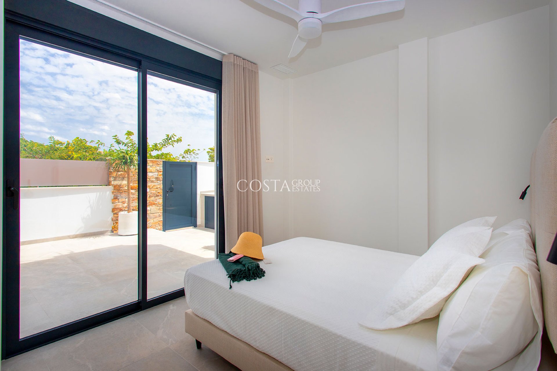 Nowy budynek - terraced -
Sucina