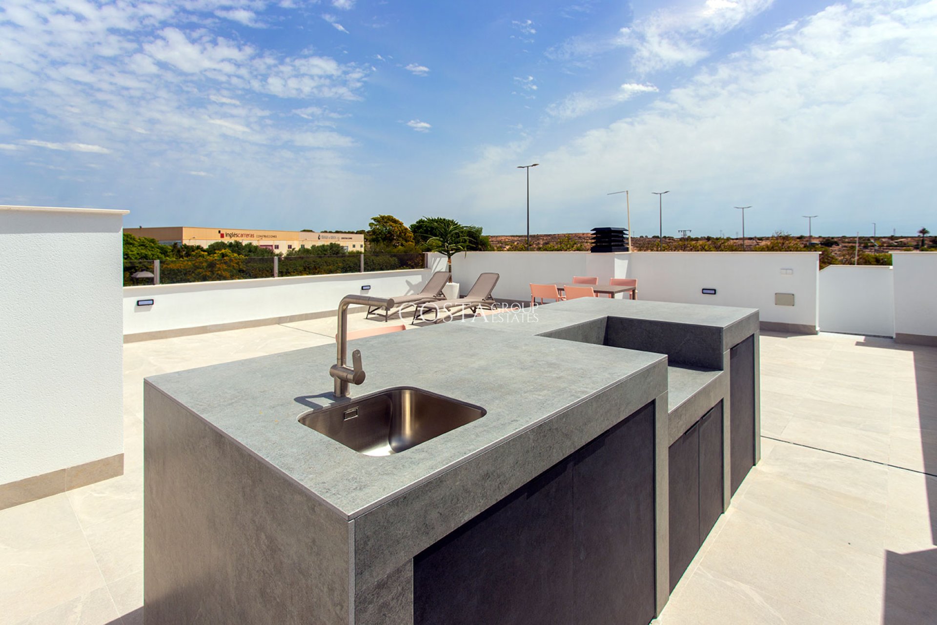 Nowy budynek - terraced -
Sucina