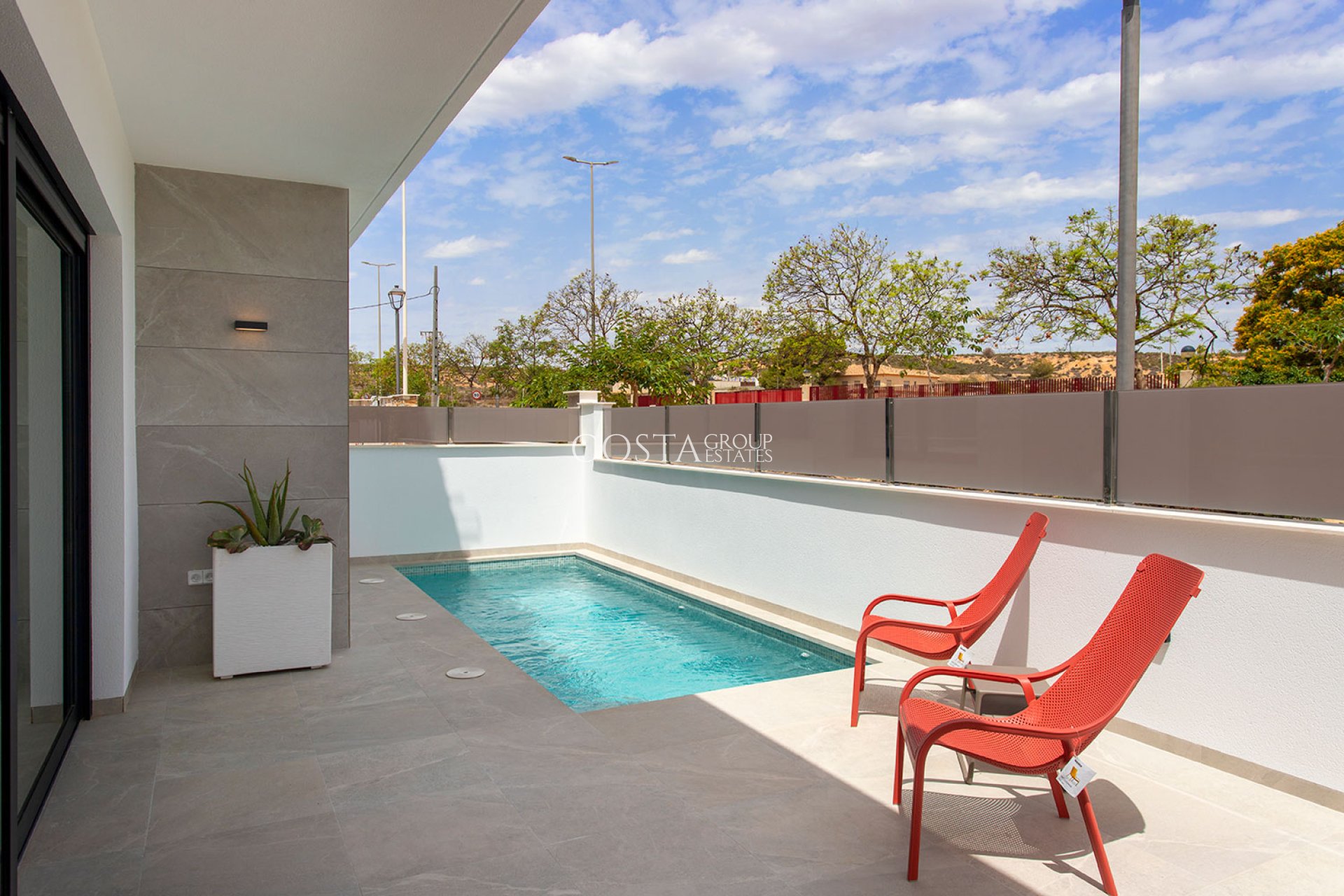 Nowy budynek - terraced -
Sucina