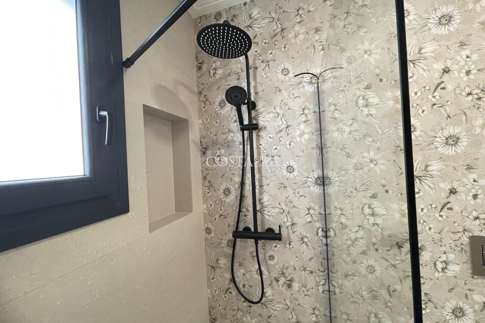 Nowy budynek - Willa -
Almoradí - Heredades