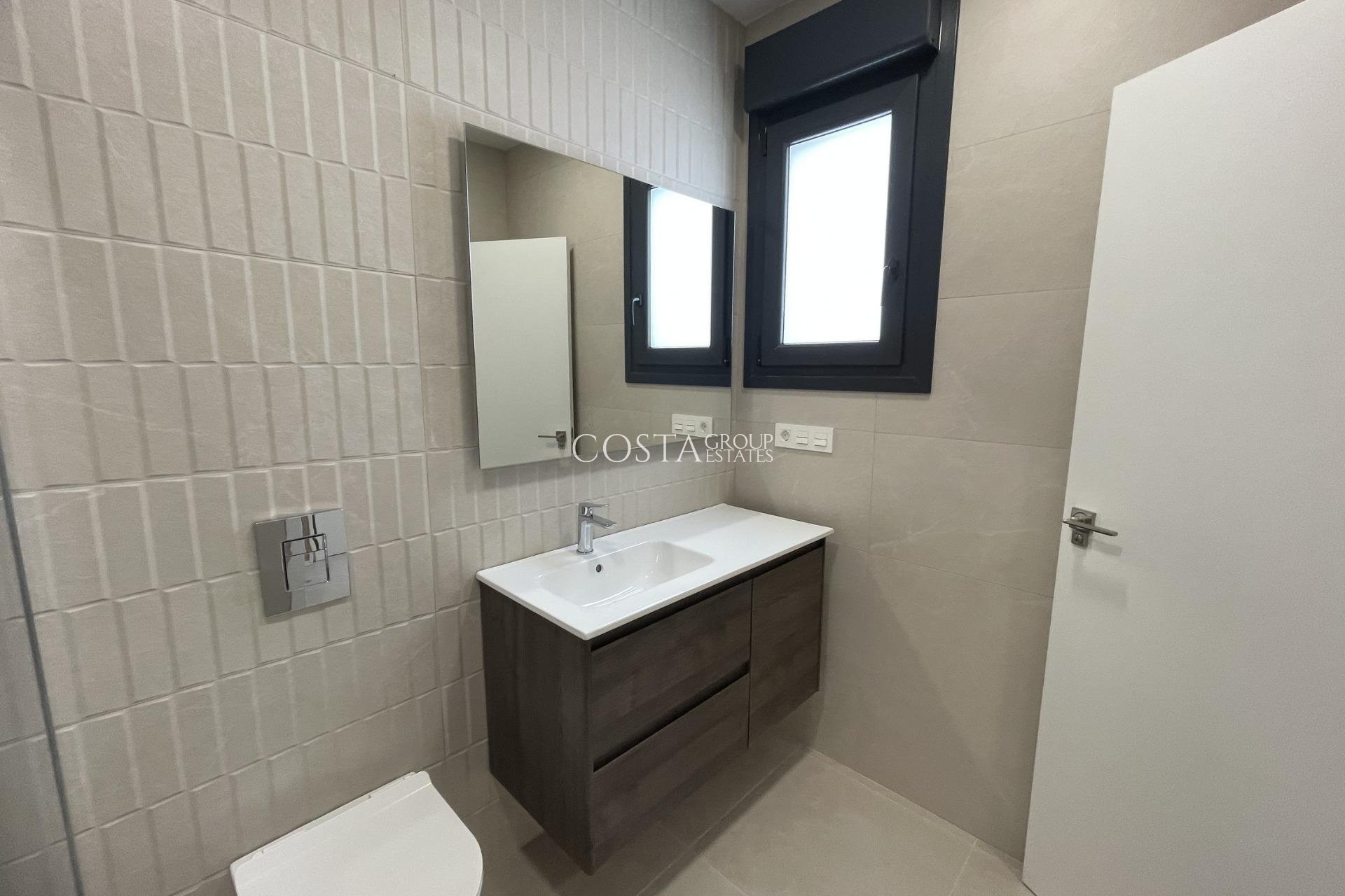 Nowy budynek - Willa -
Almoradí - Heredades