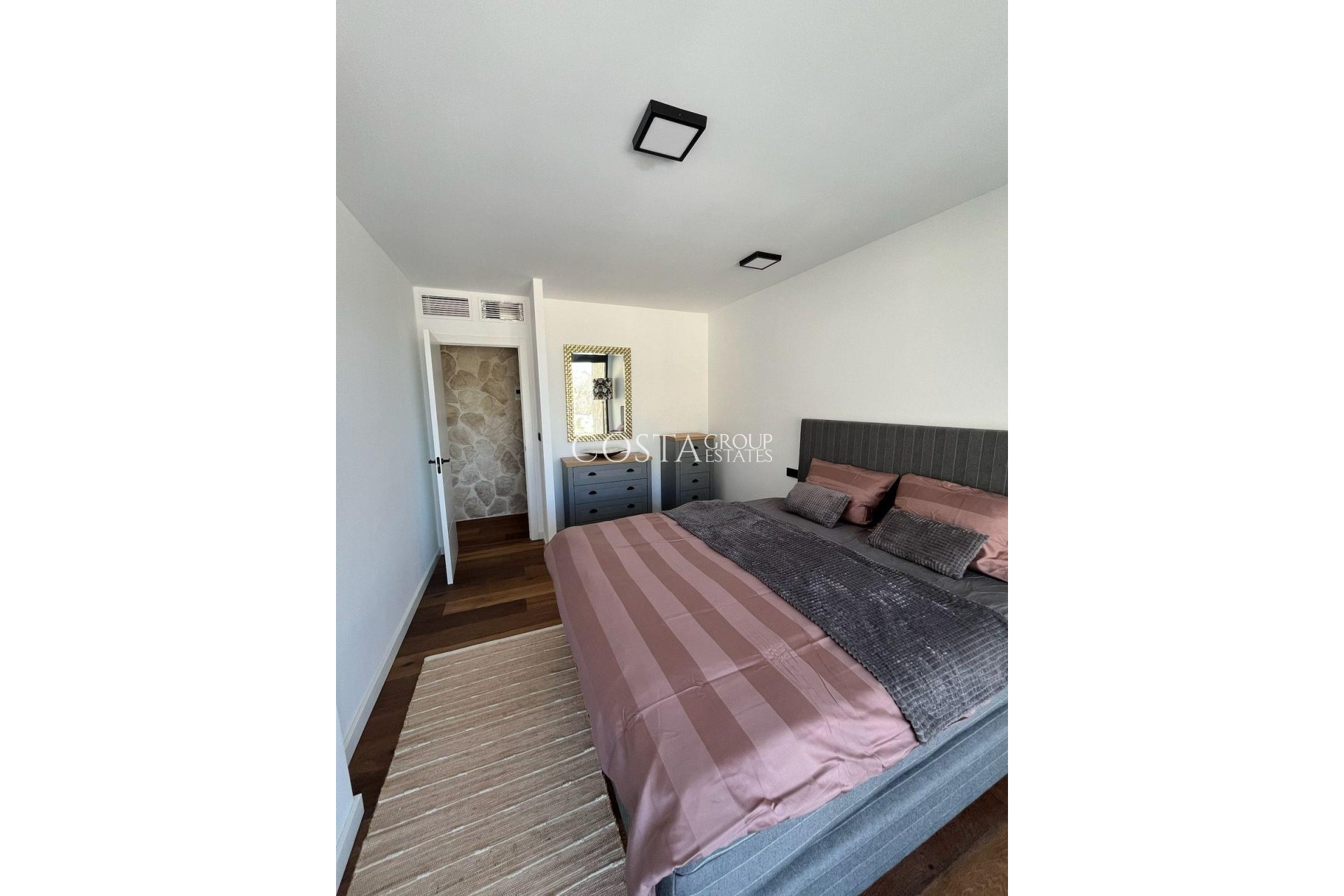 Nowy budynek - Willa -
Altea - Sierra de Altea