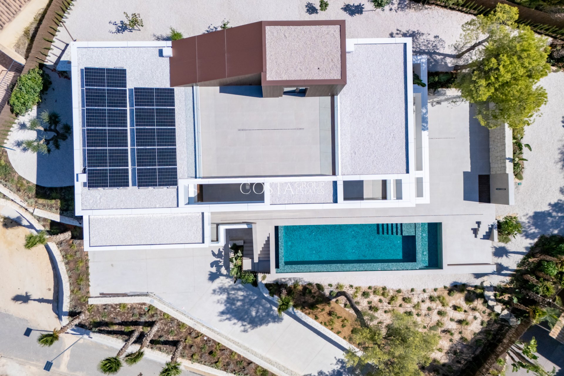 Nowy budynek - Willa -
Altea