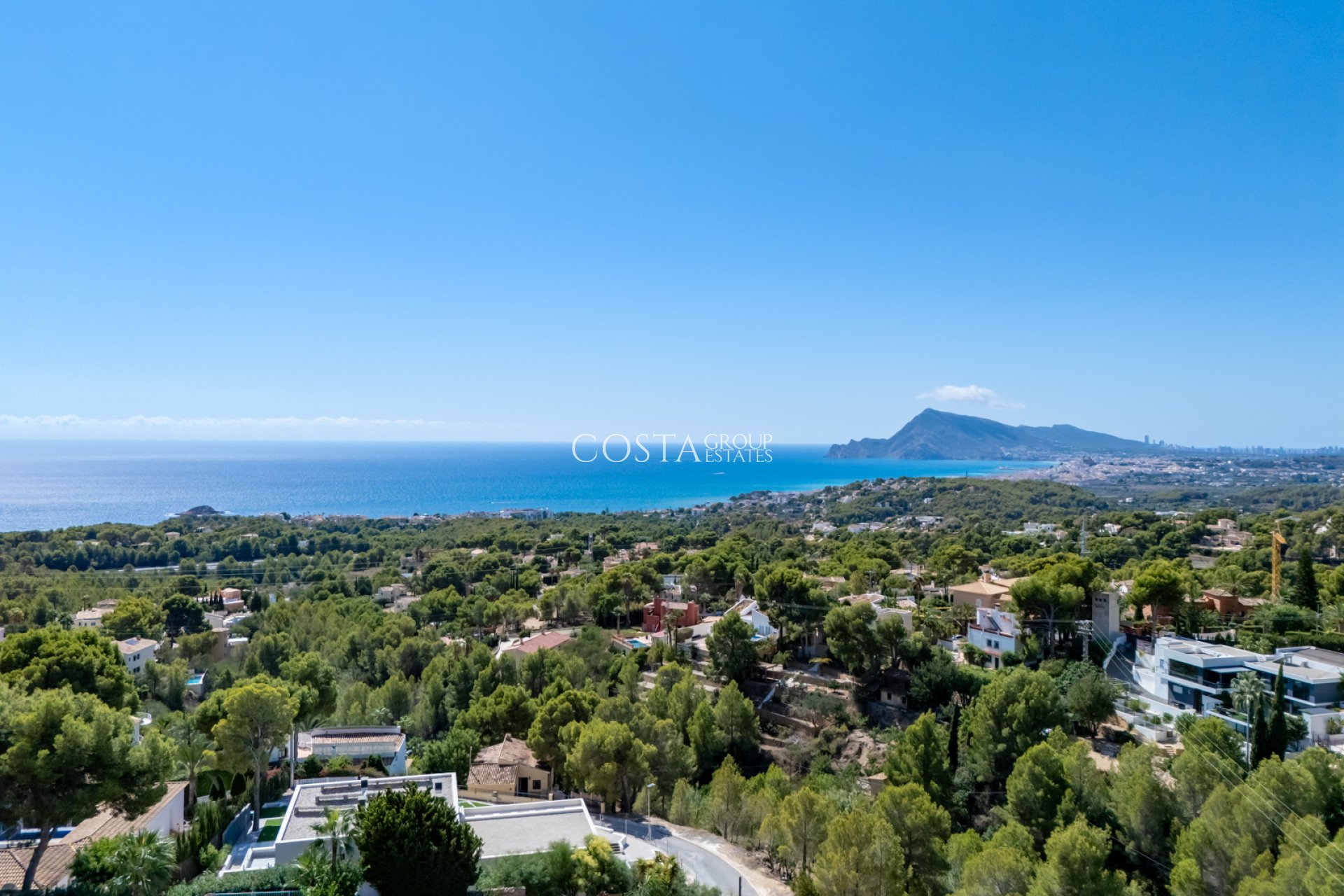 Nowy budynek - Willa -
Altea