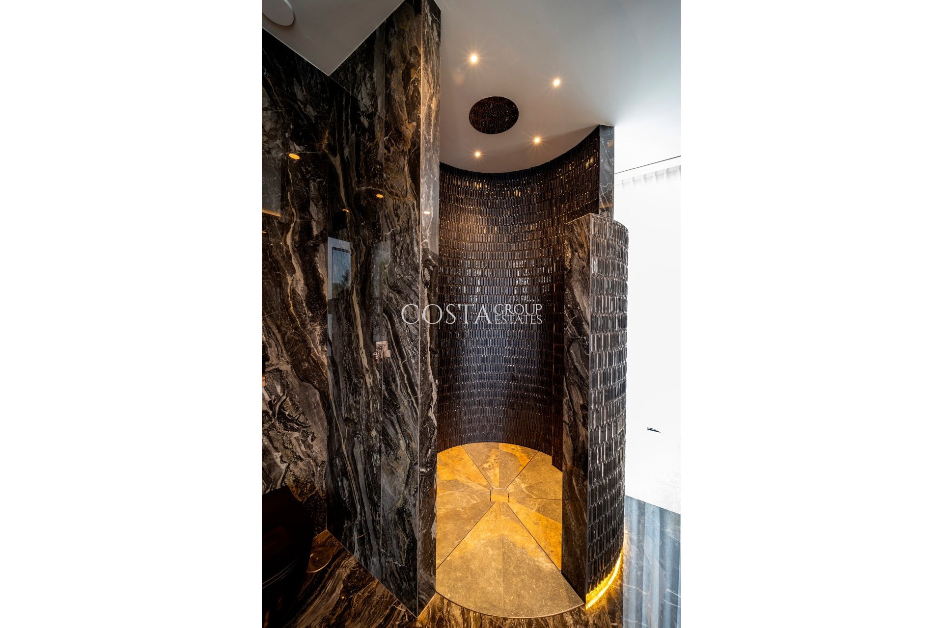 Nowy budynek - Willa -
Benahavís