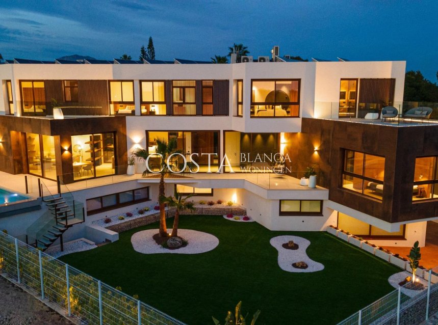 Nowy budynek - Willa -
Benidorm - Coblanca