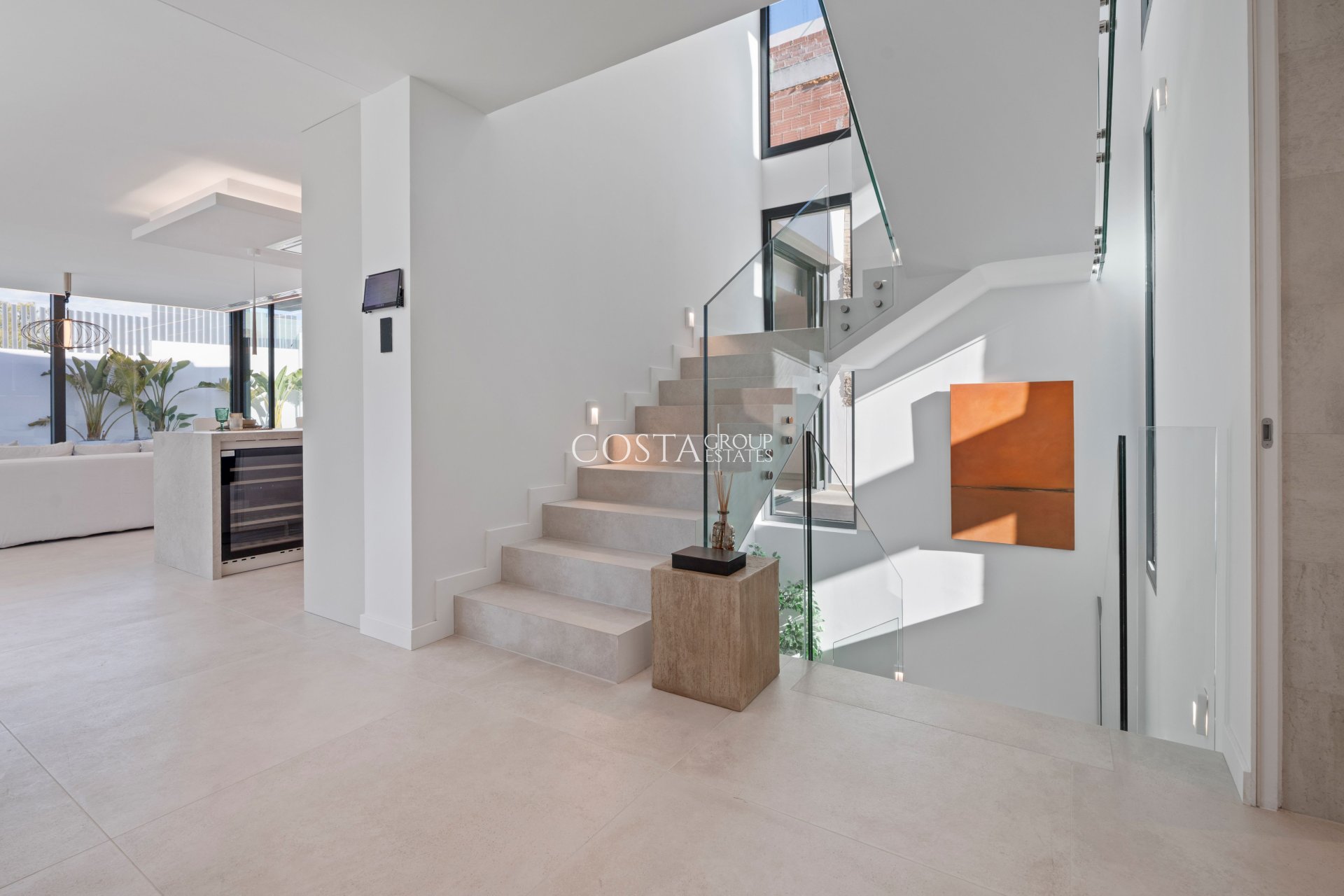 Nowy budynek - Willa -
Benidorm