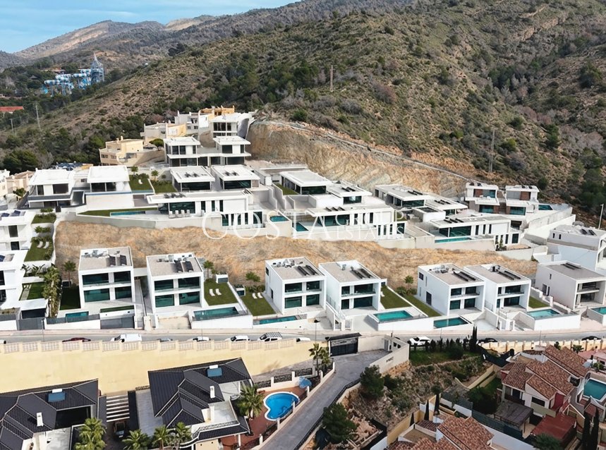Nowy budynek - Willa -
Benidorm