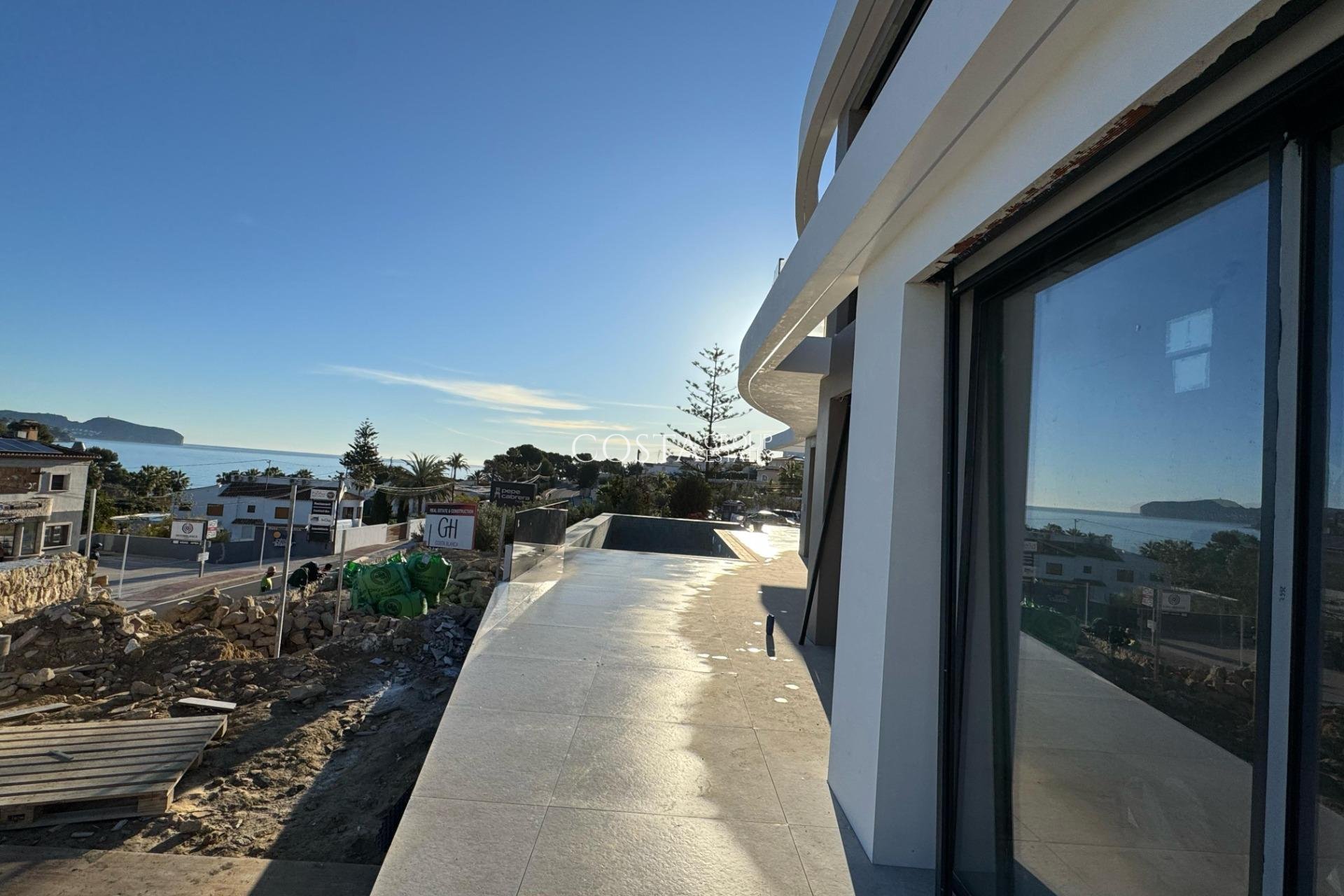 Nowy budynek - Willa -
Benissa - Playa de La Fustera