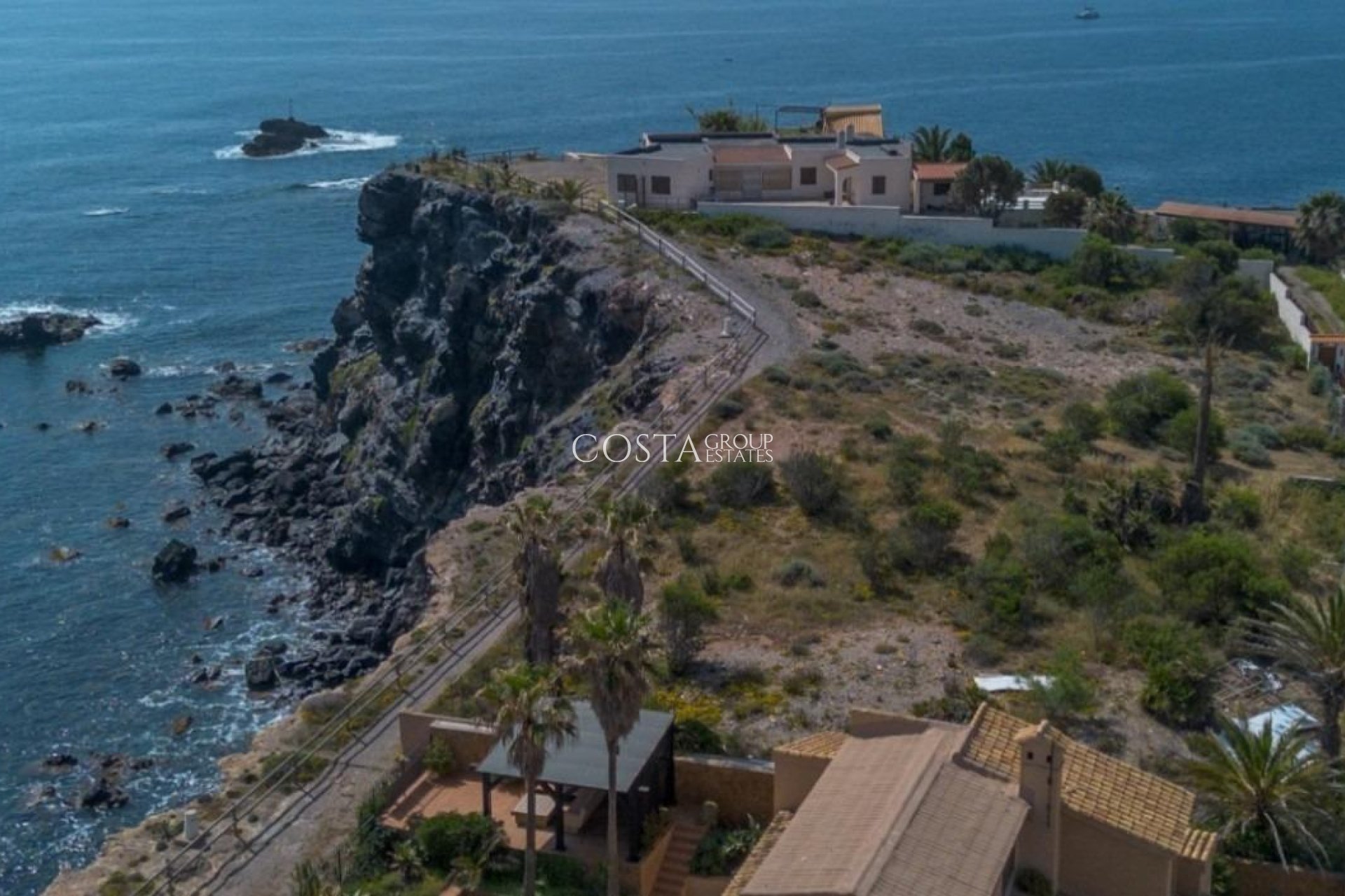 Nowy budynek - Willa -
Cabo de Palos - Cala Flores