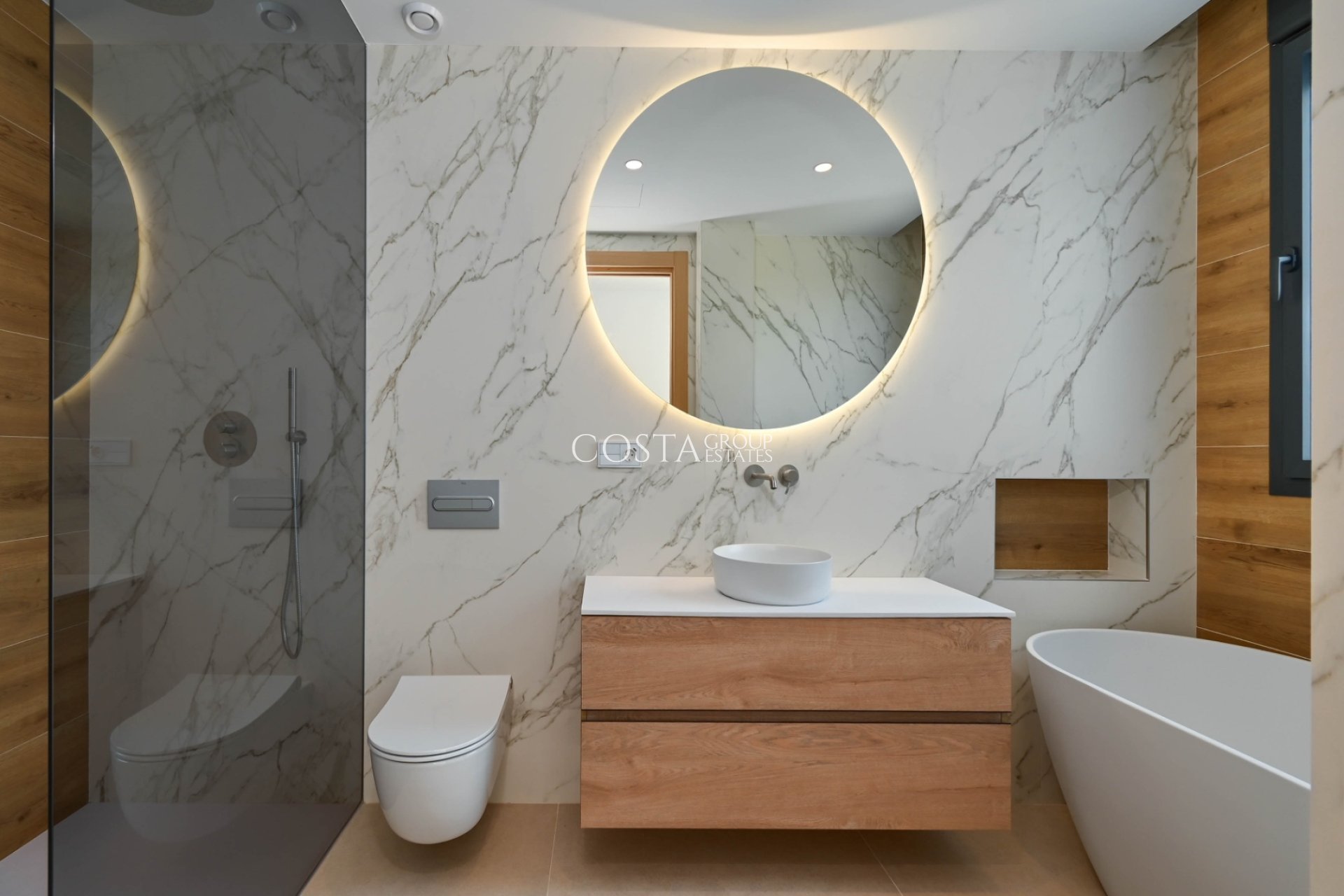 Nowy budynek - Willa -
Calpe