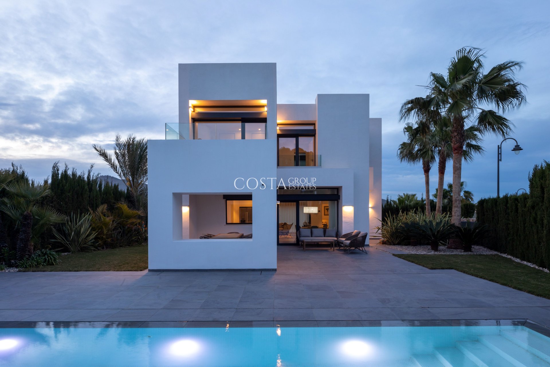 Nowy budynek - Willa -
Cartagena