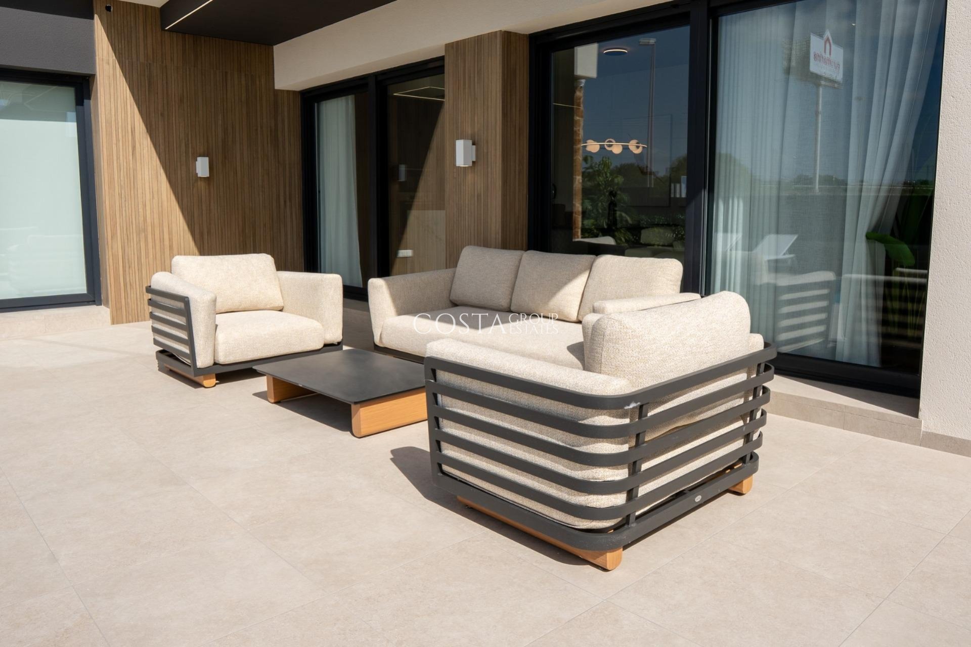 Nowy budynek - Willa -
Ciudad Quesada - Lo Marabú