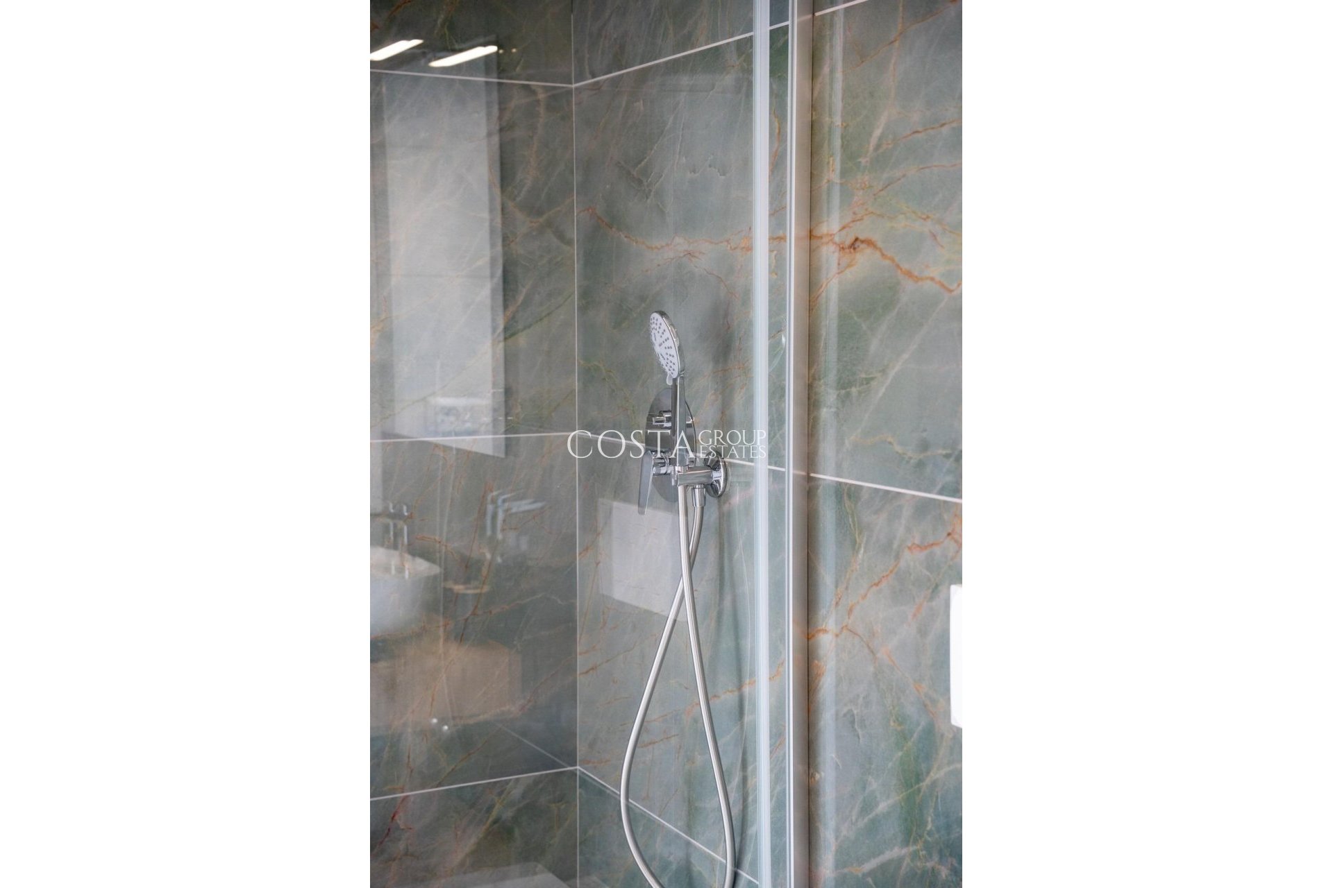 Nowy budynek - Willa -
Ciudad Quesada - Lo Marabú