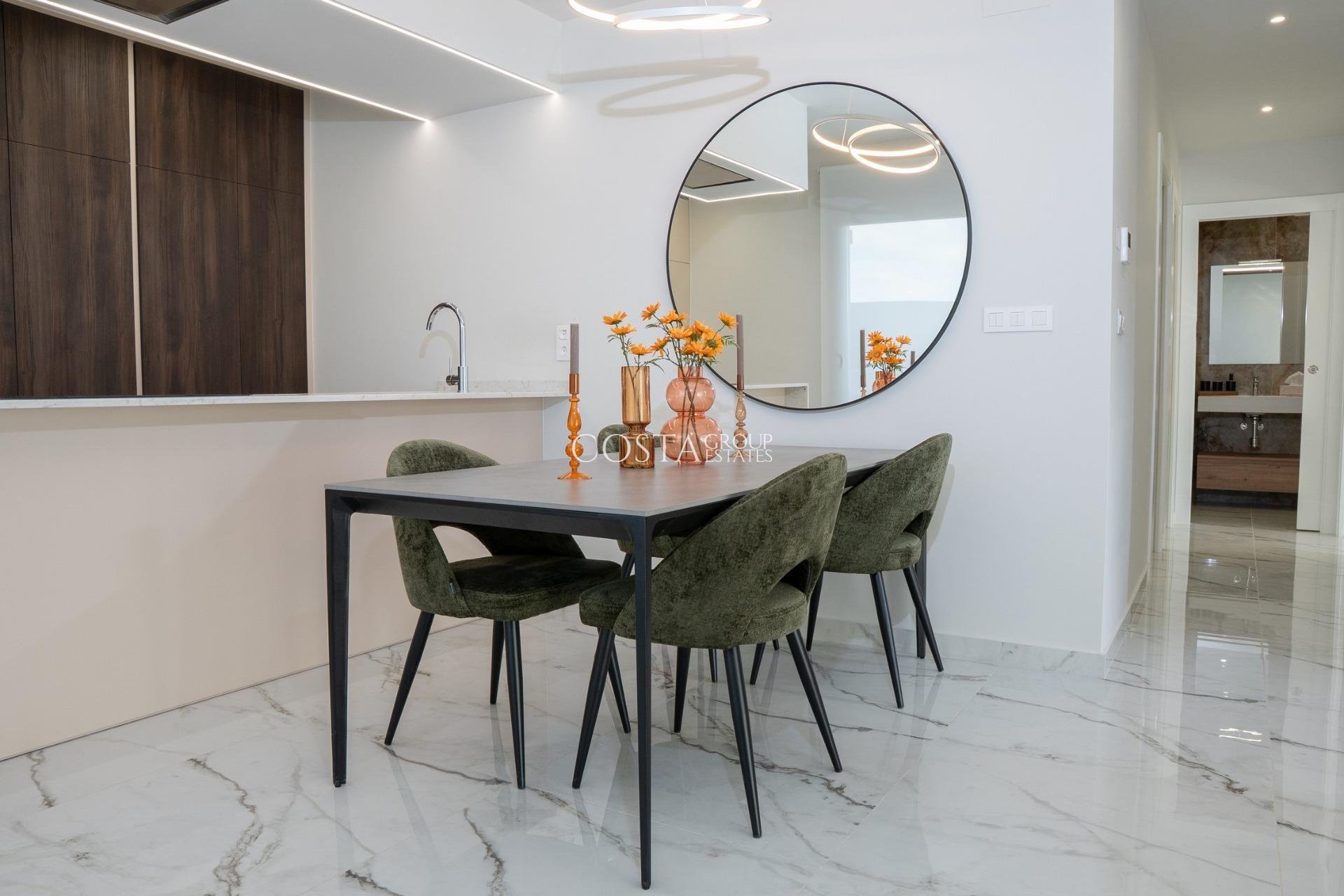 Nowy budynek - Willa -
Ciudad Quesada - Lo Marabú