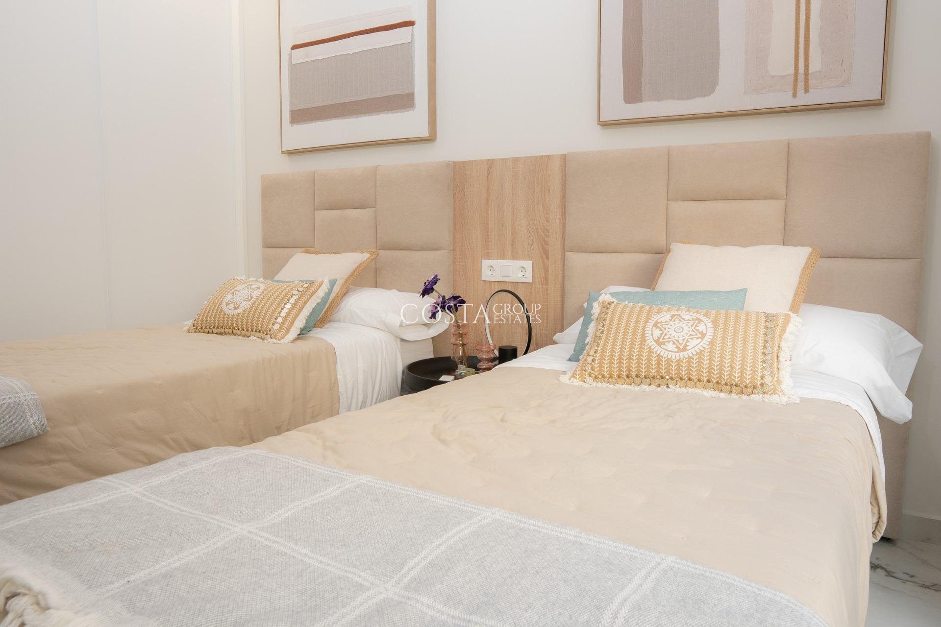 Nowy budynek - Willa -
Ciudad Quesada - Lo Marabú