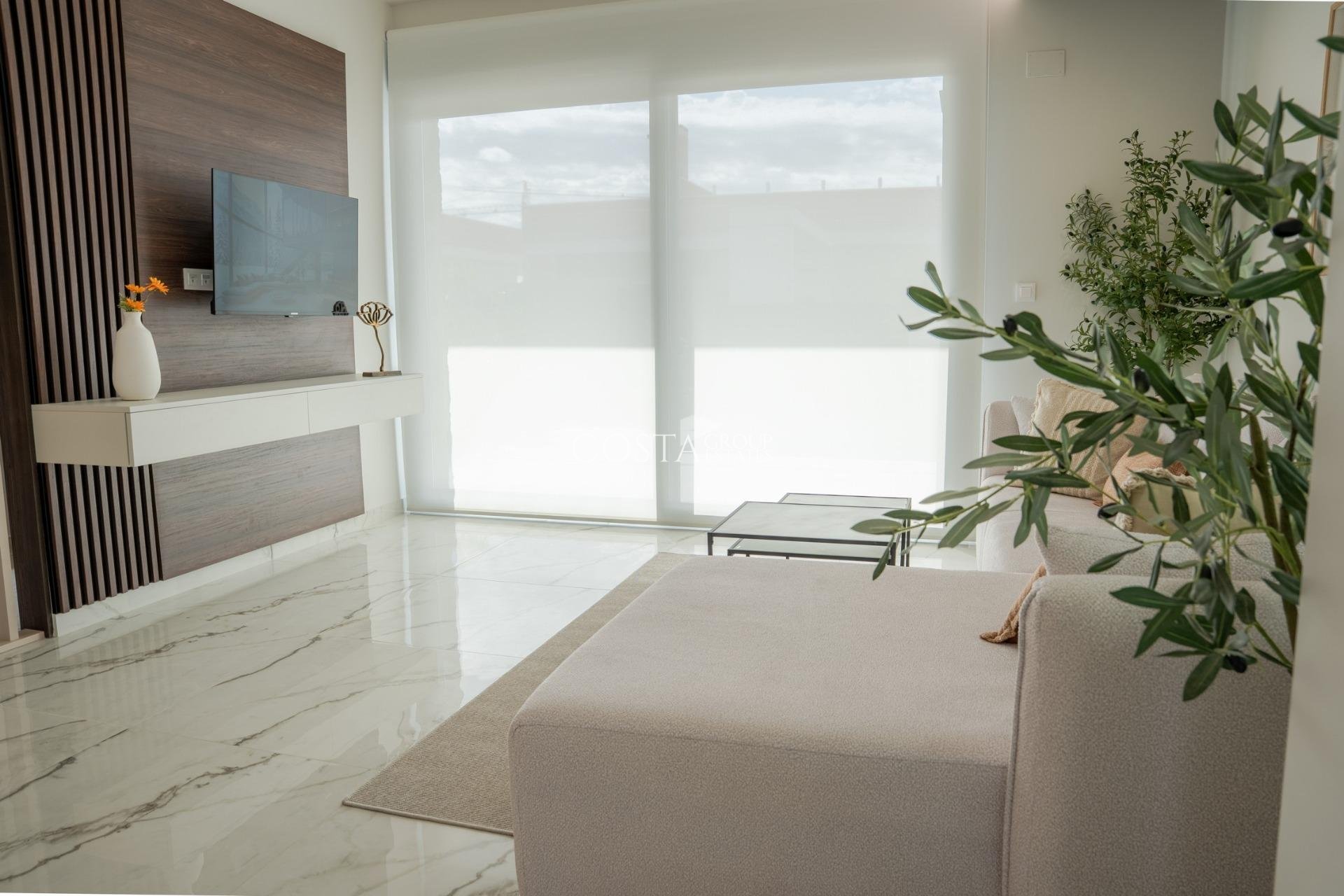 Nowy budynek - Willa -
Ciudad Quesada - Lo Marabú