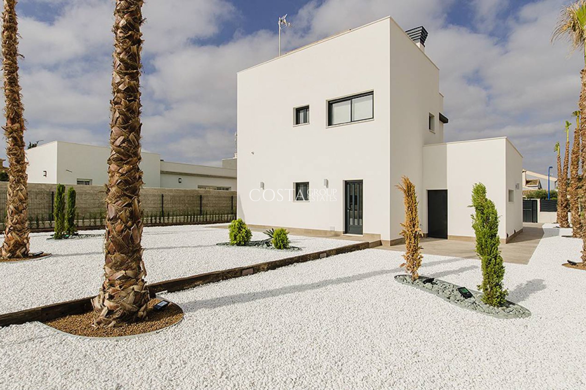 Nowy budynek - Willa -
Dehesa de Campoamor