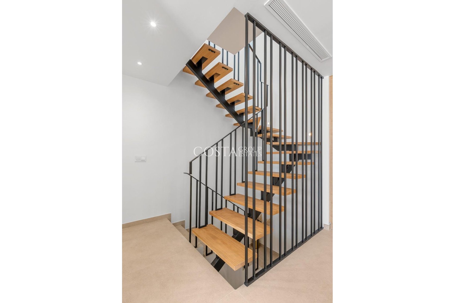 Nowy budynek - Willa -
Dolores - Sector 3