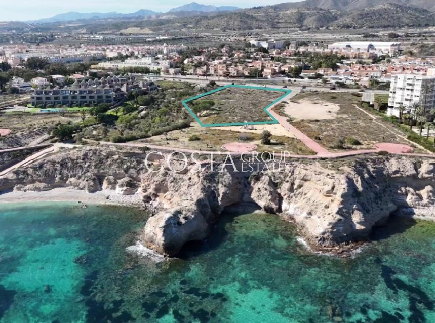 Nowy budynek - Willa -
El Campello - Platja de L´Amerador