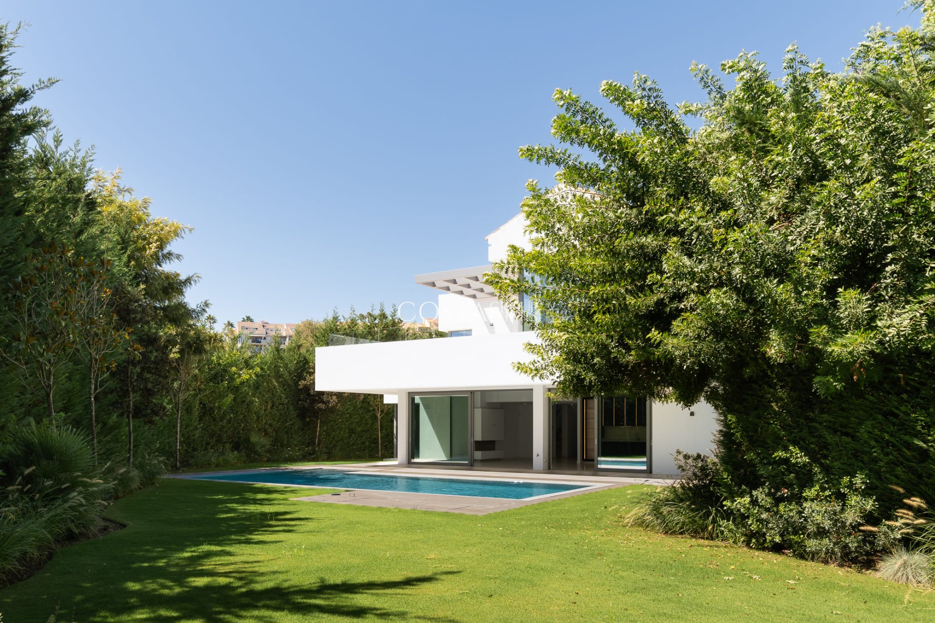 Nowy budynek - Willa -
Estepona