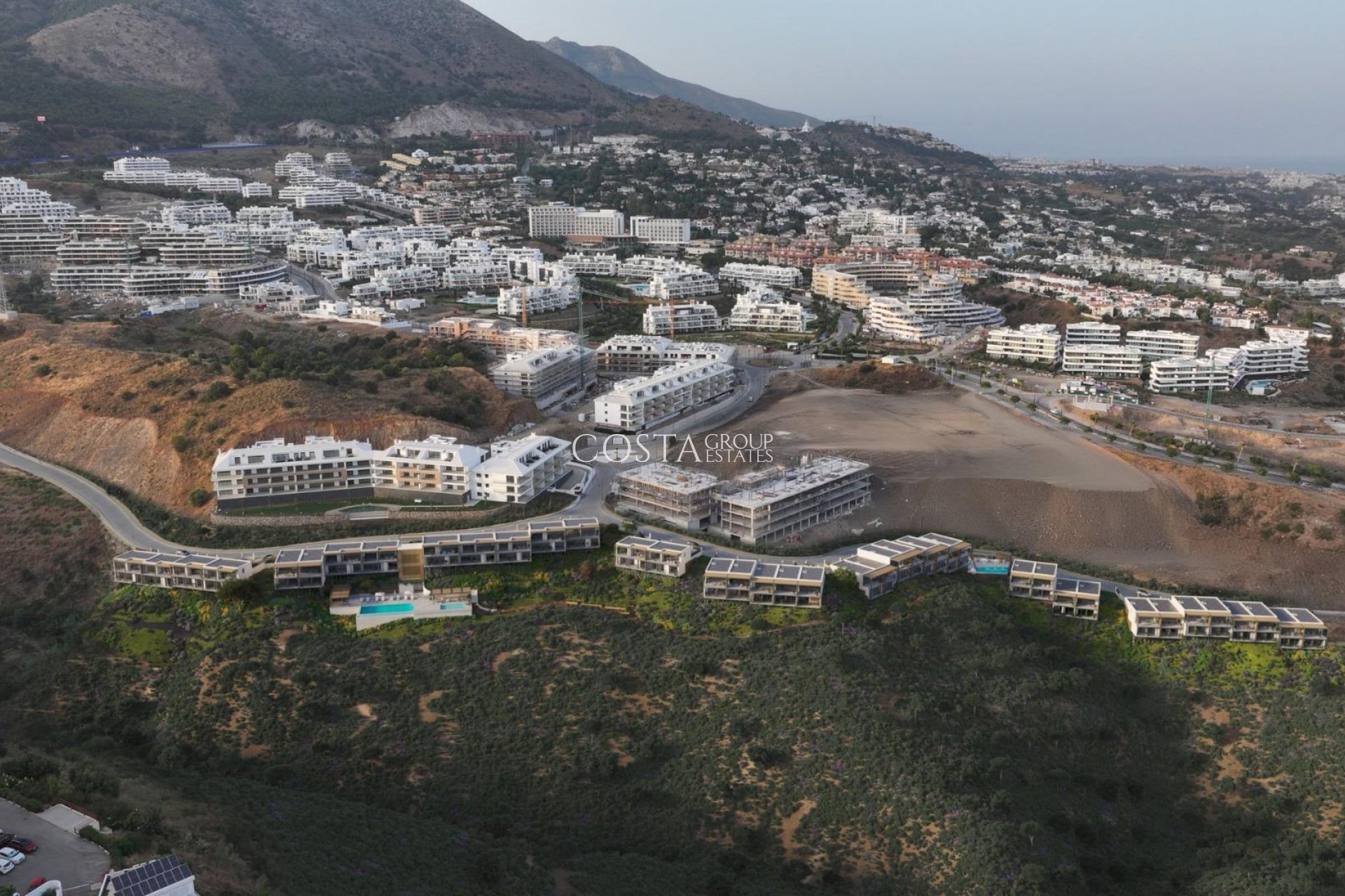 Nowy budynek - Willa -
Fuengirola - El Higuerón